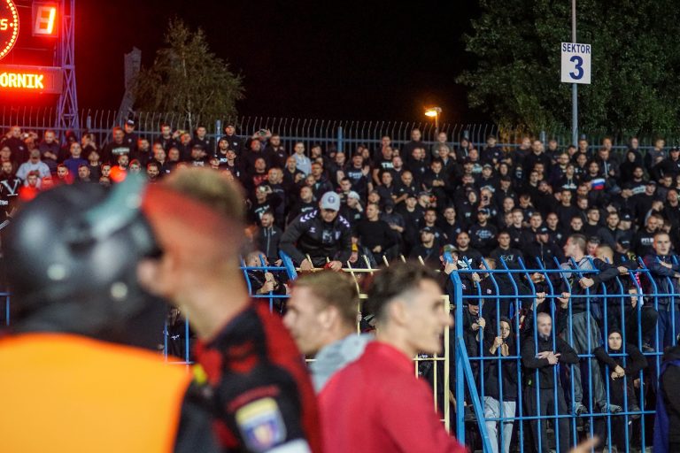 Ruch Chorzow – Gornik Zabrze: Poolse Hooligans creëren bizarre avond
