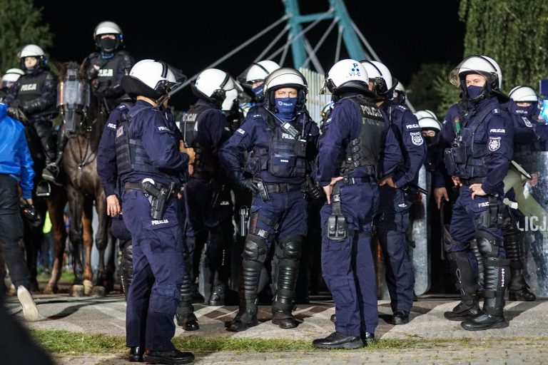 Ruch Chorzow – Gornik Zabrze: Poolse Hooligans creëren bizarre avond