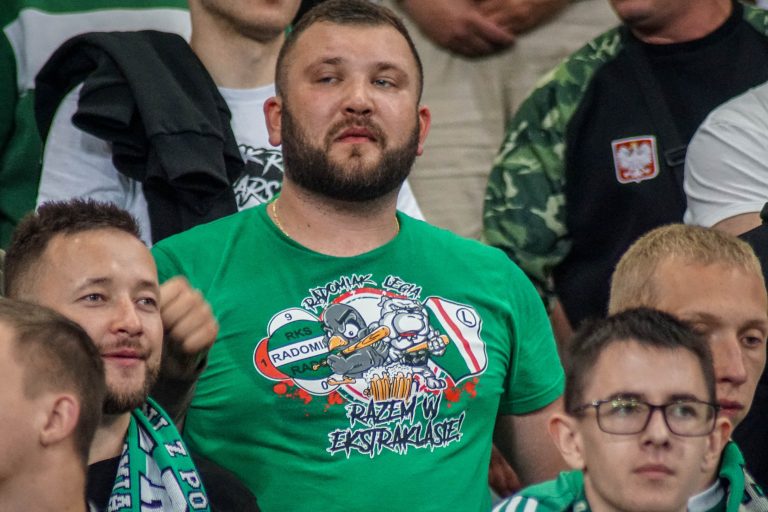 Geluidsorkaan en pyrostorm; vriendschapswedstrijd Legia Warschau