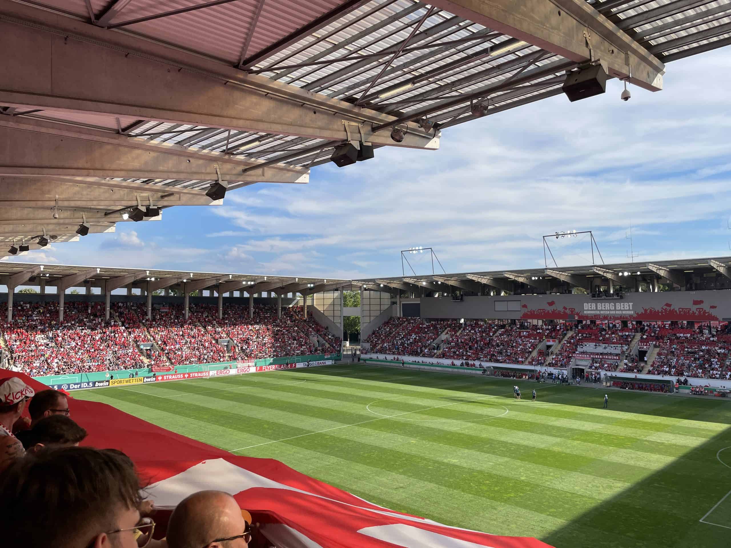 DFB-Pokal trip: Choreo en pyro in Offenbach am Main