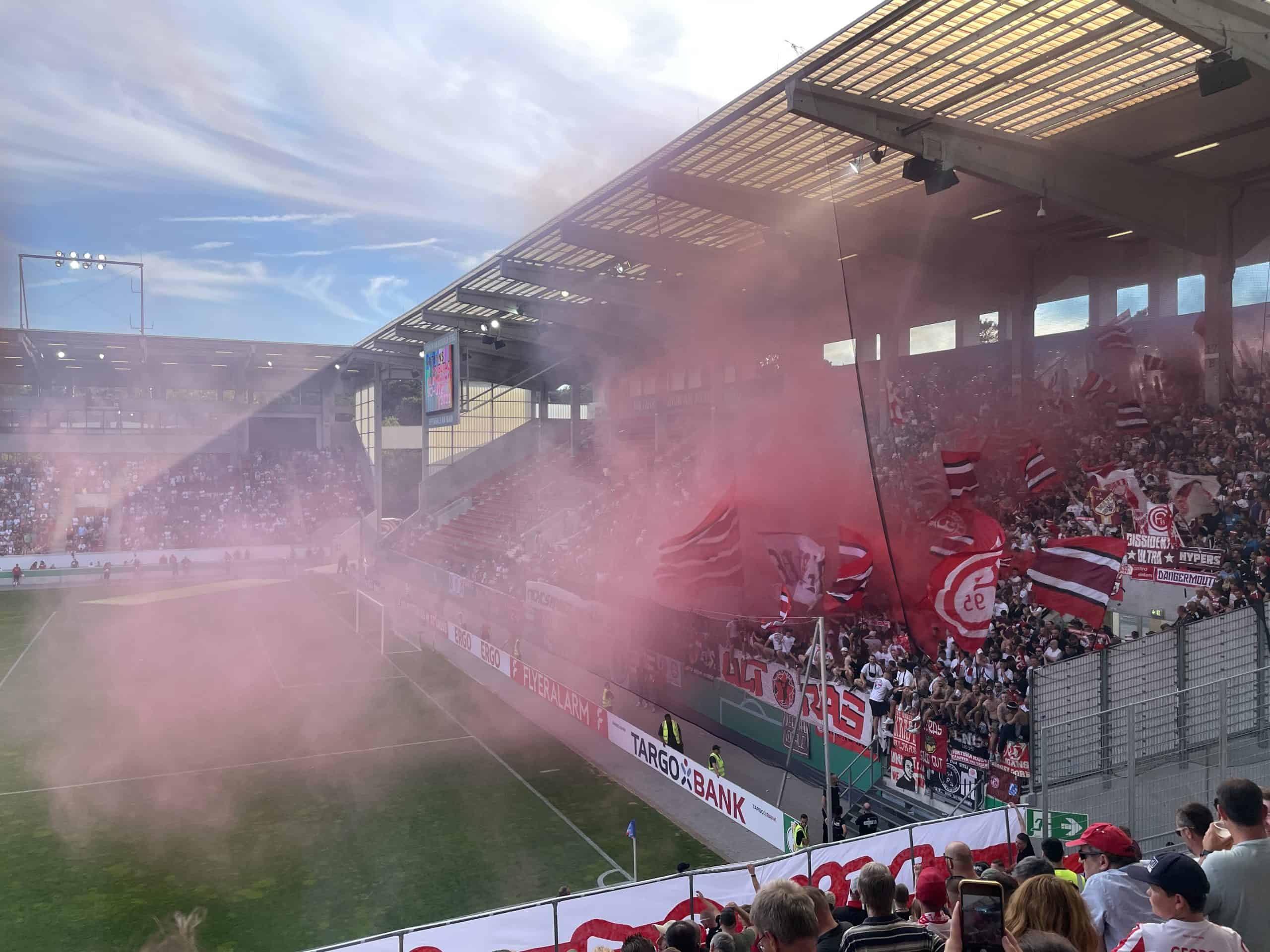DFB-Pokal trip: Choreo en pyro in Offenbach am Main