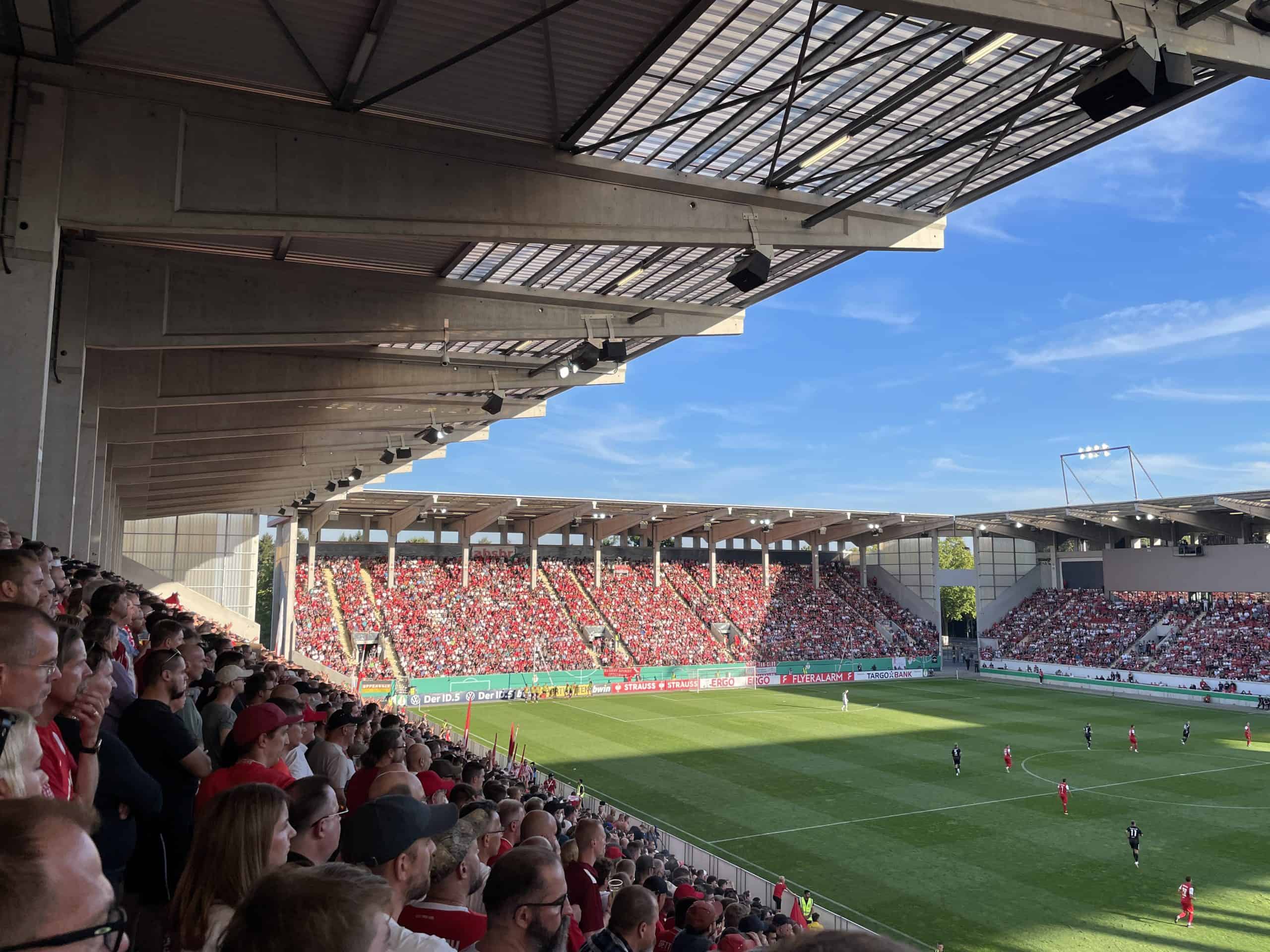DFB-Pokal trip: Choreo en pyro in Offenbach am Main