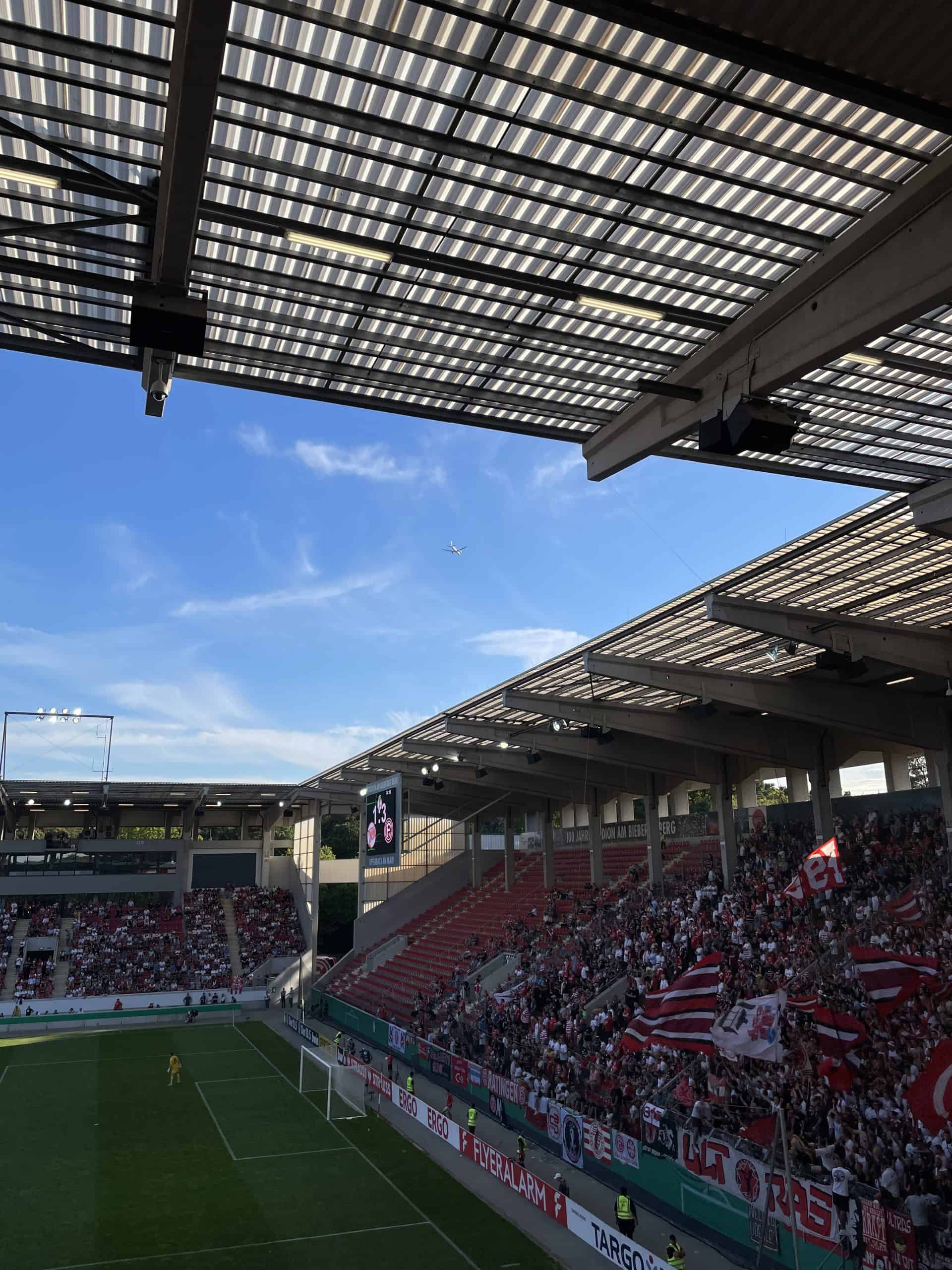 DFB-Pokal trip: Choreo en pyro in Offenbach am Main