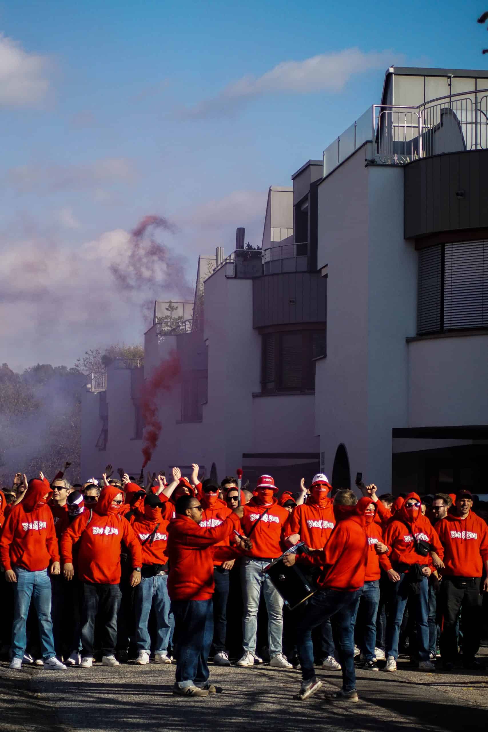 Corteos, tifos & fakkels; na 15 jaar is de Graz derby terug!