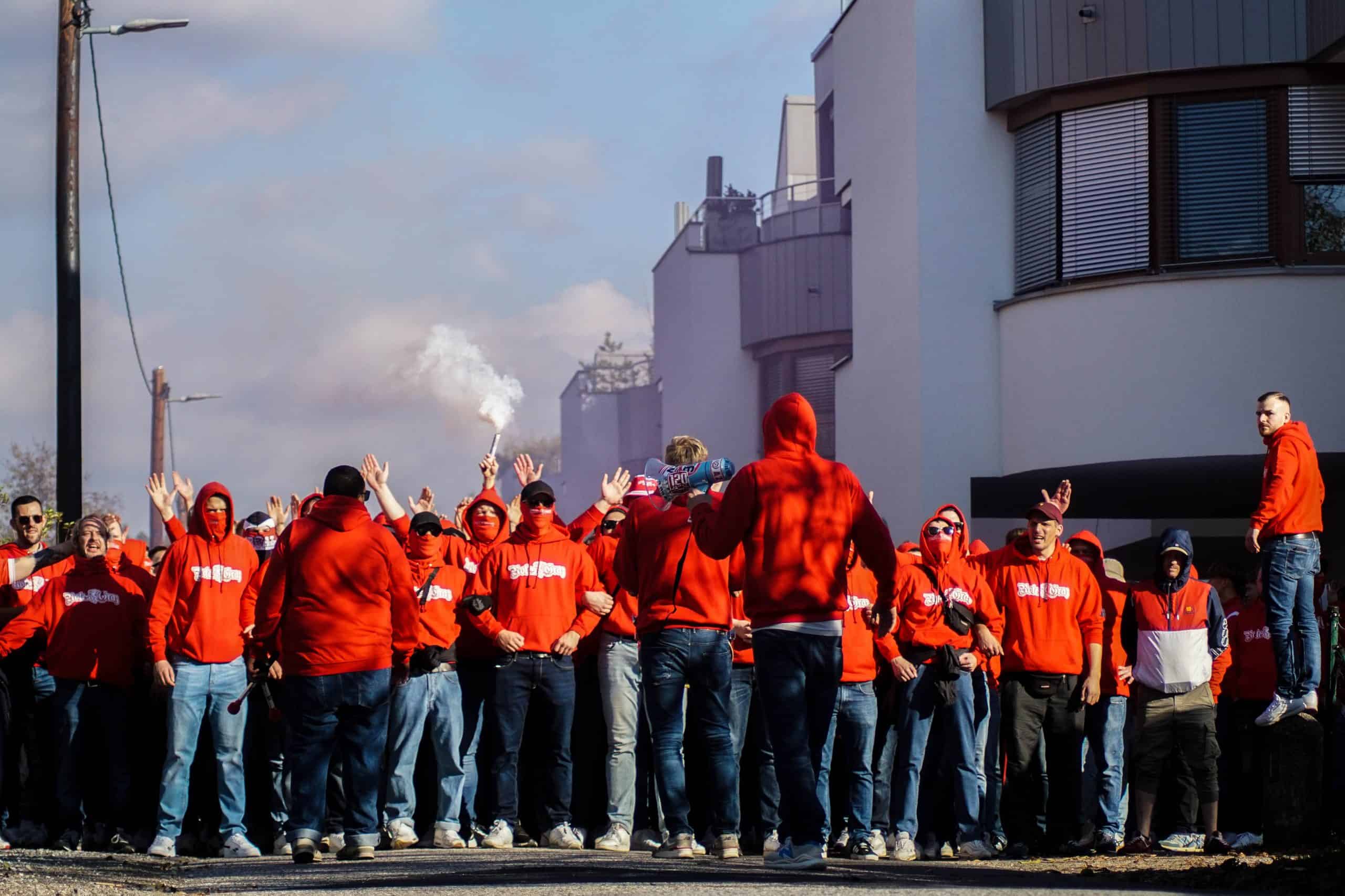 Corteos, tifos & fakkels; na 15 jaar is de Graz derby terug!