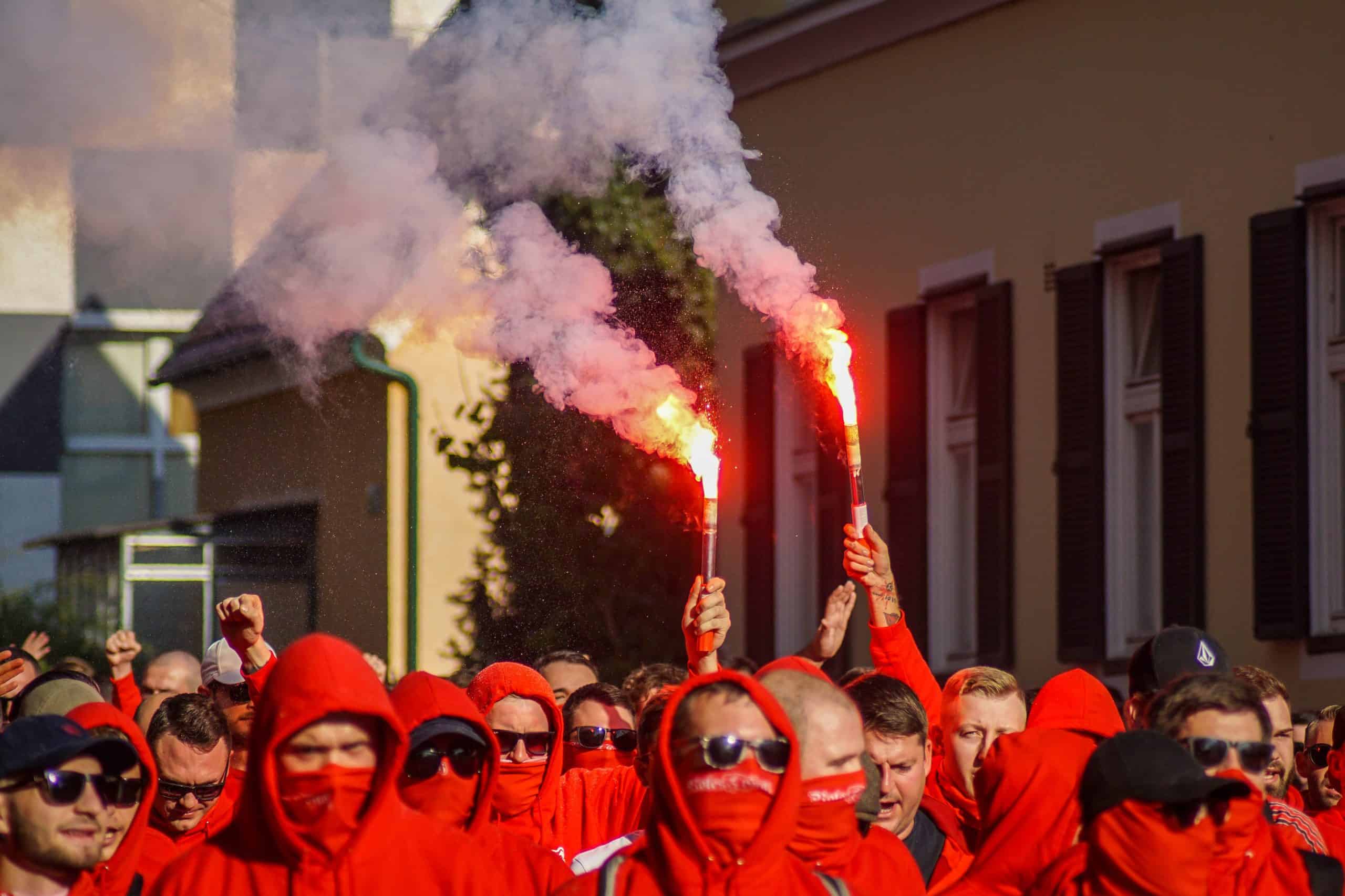 Corteos, tifos & fakkels; na 15 jaar is de Graz derby terug!