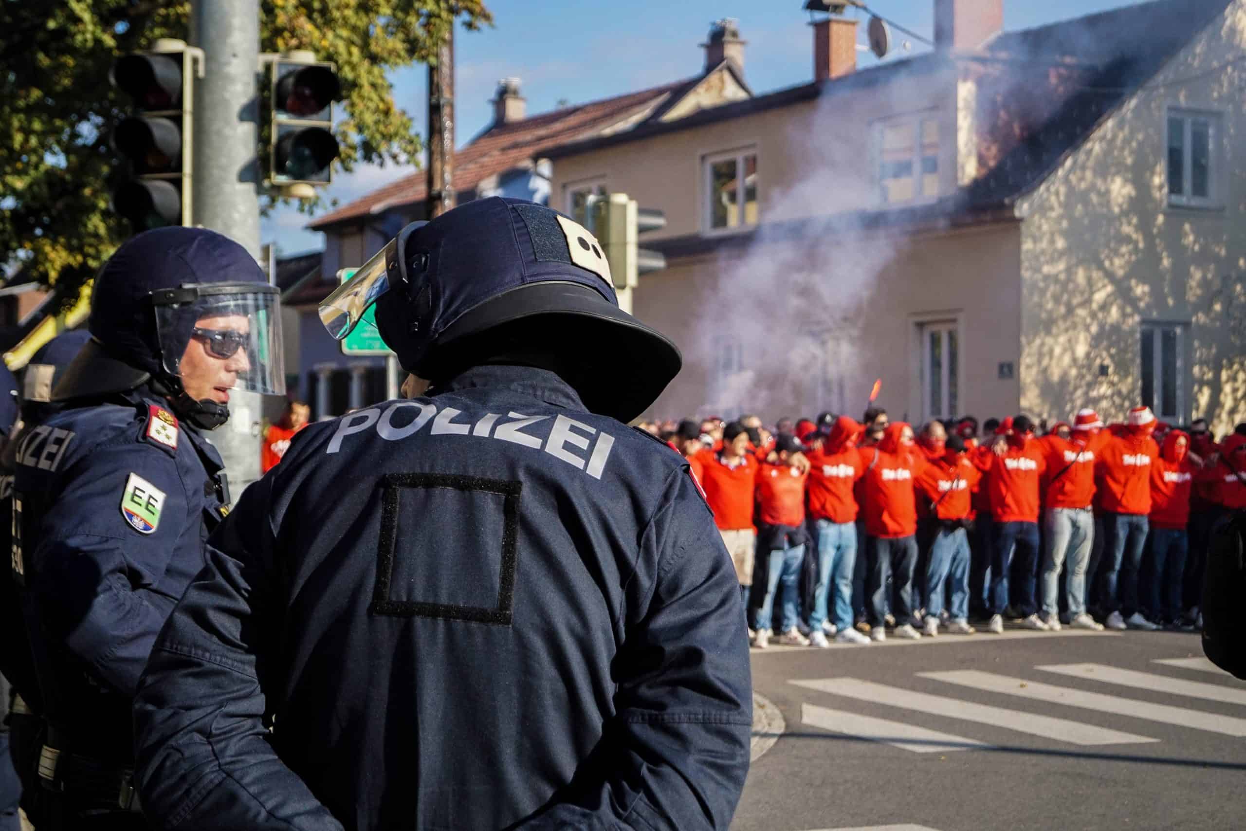 Corteos, tifos & fakkels; na 15 jaar is de Graz derby terug!