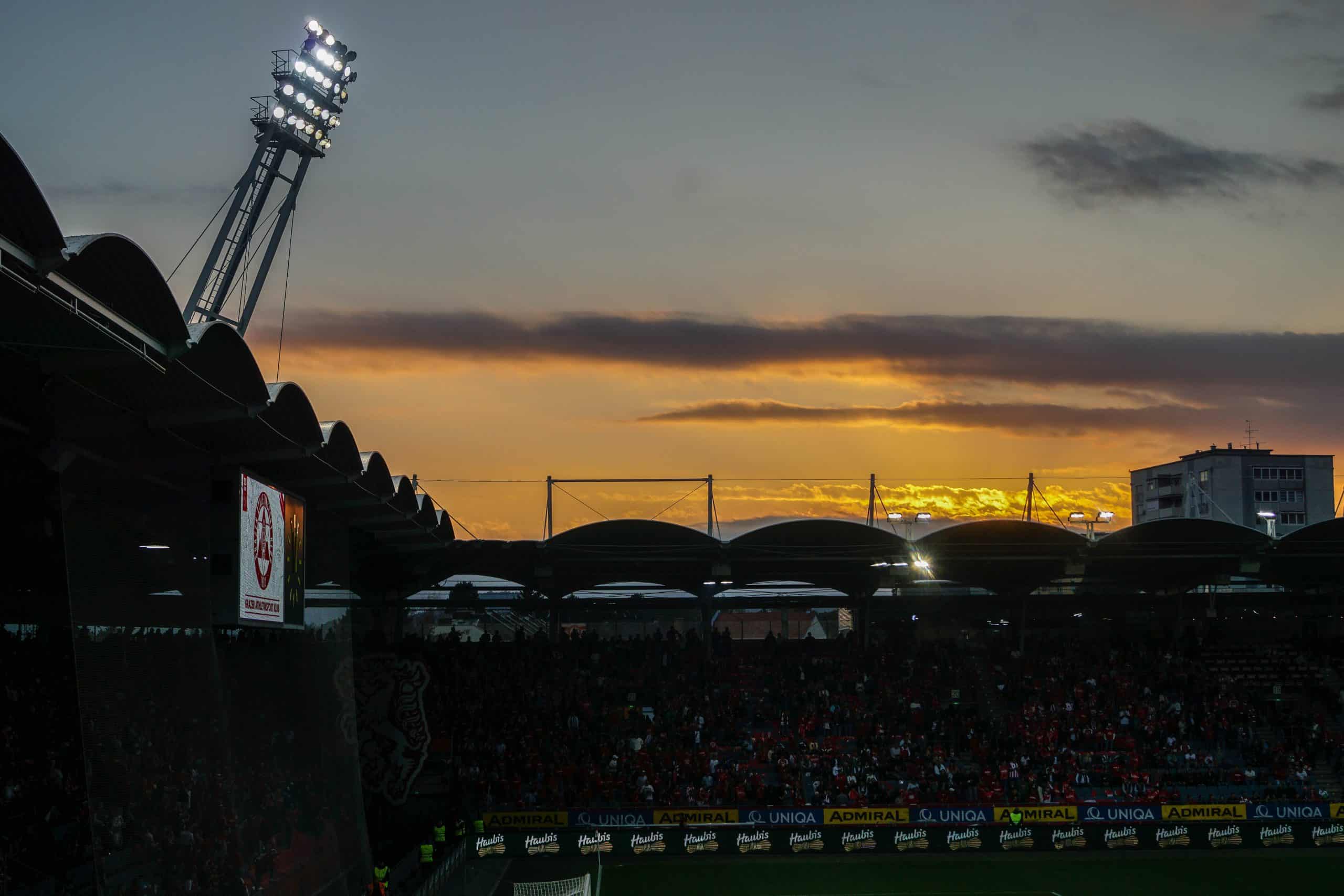 Corteos, tifos & fakkels; na 15 jaar is de Graz derby terug!