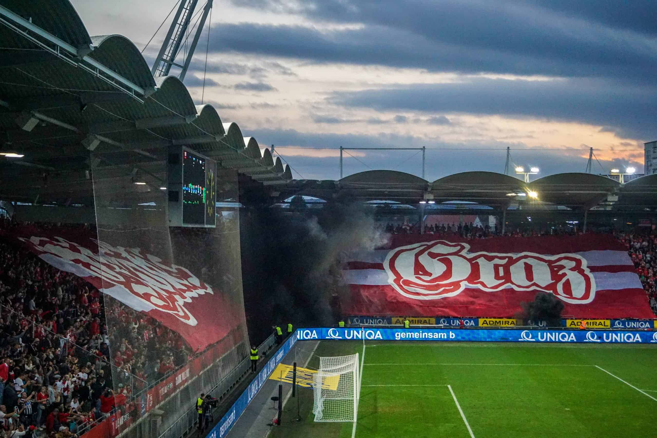 Corteos, tifos & fakkels; na 15 jaar is de Graz derby terug!