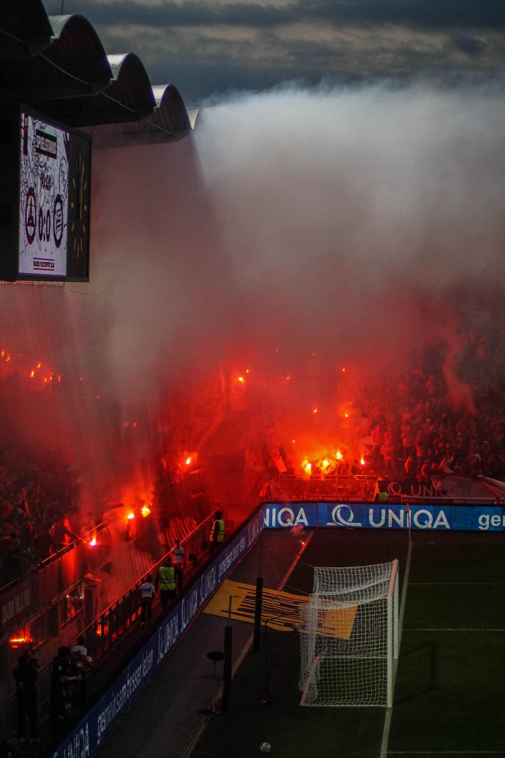 Corteos, tifos & fakkels; na 15 jaar is de Graz derby terug!