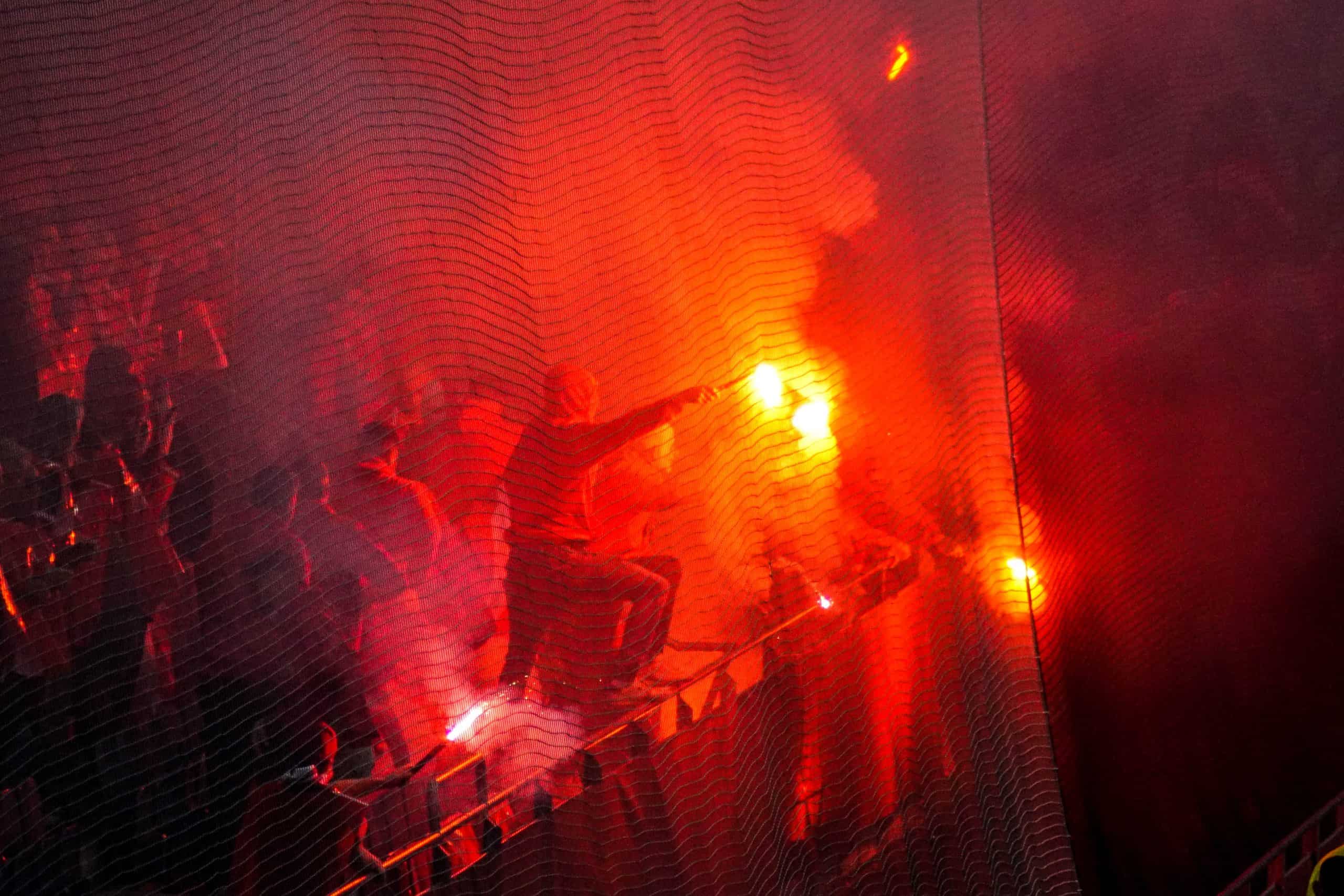 Corteos, tifos & fakkels; na 15 jaar is de Graz derby terug!