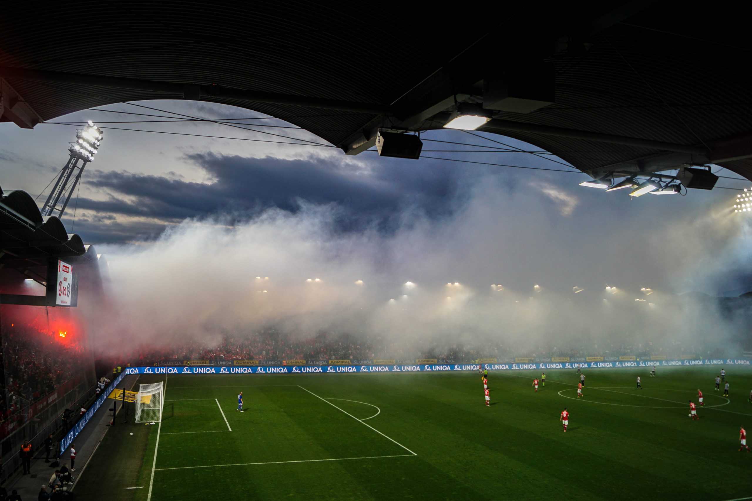 Corteos, tifos & fakkels; na 15 jaar is de Graz derby terug!