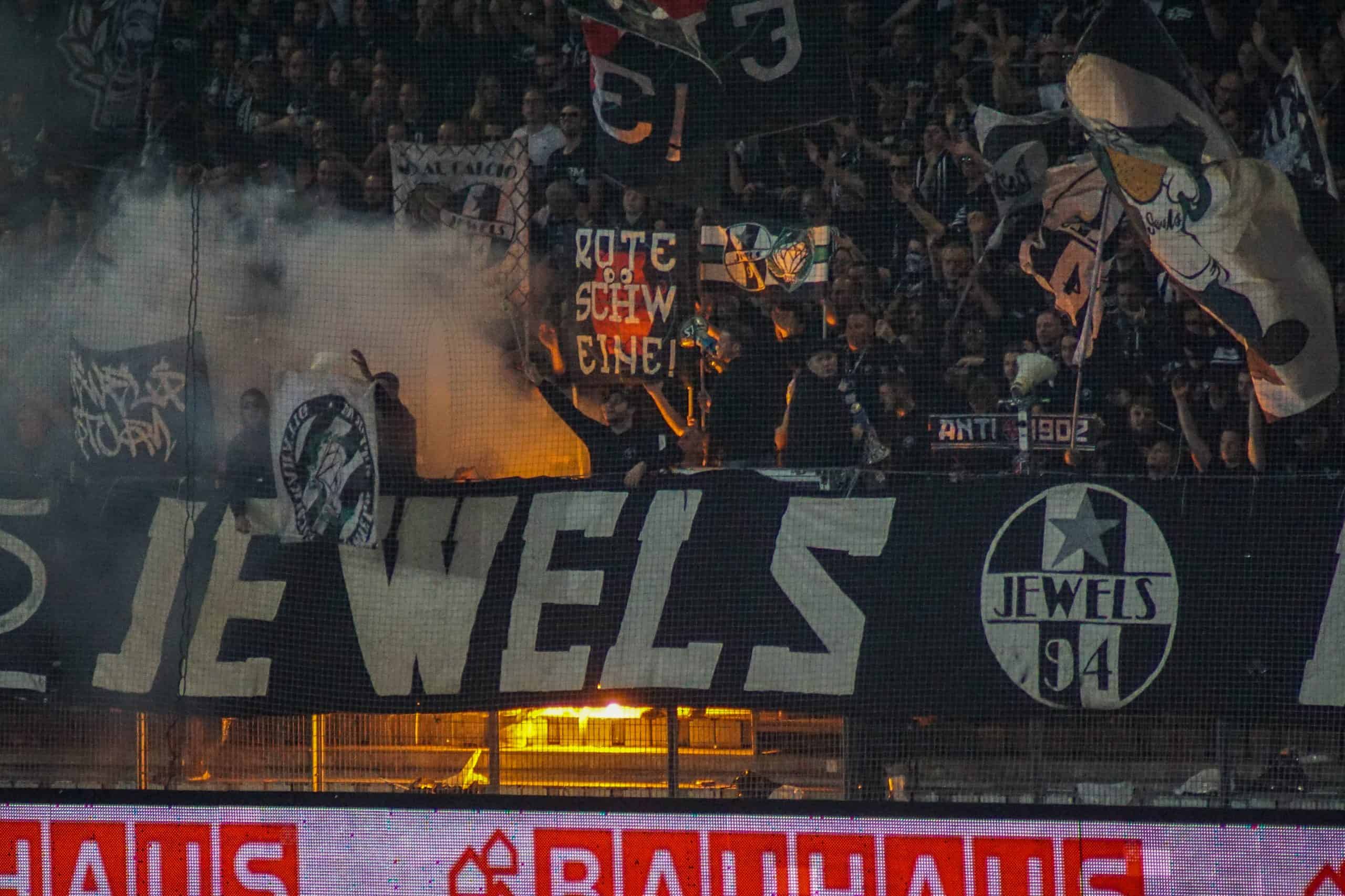 Corteos, tifos & fakkels; na 15 jaar is de Graz derby terug!