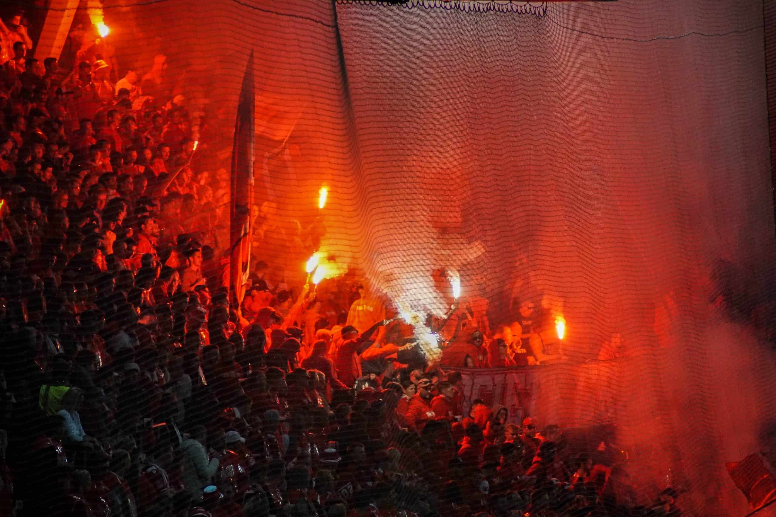 Corteos, tifos & fakkels; na 15 jaar is de Graz derby terug!