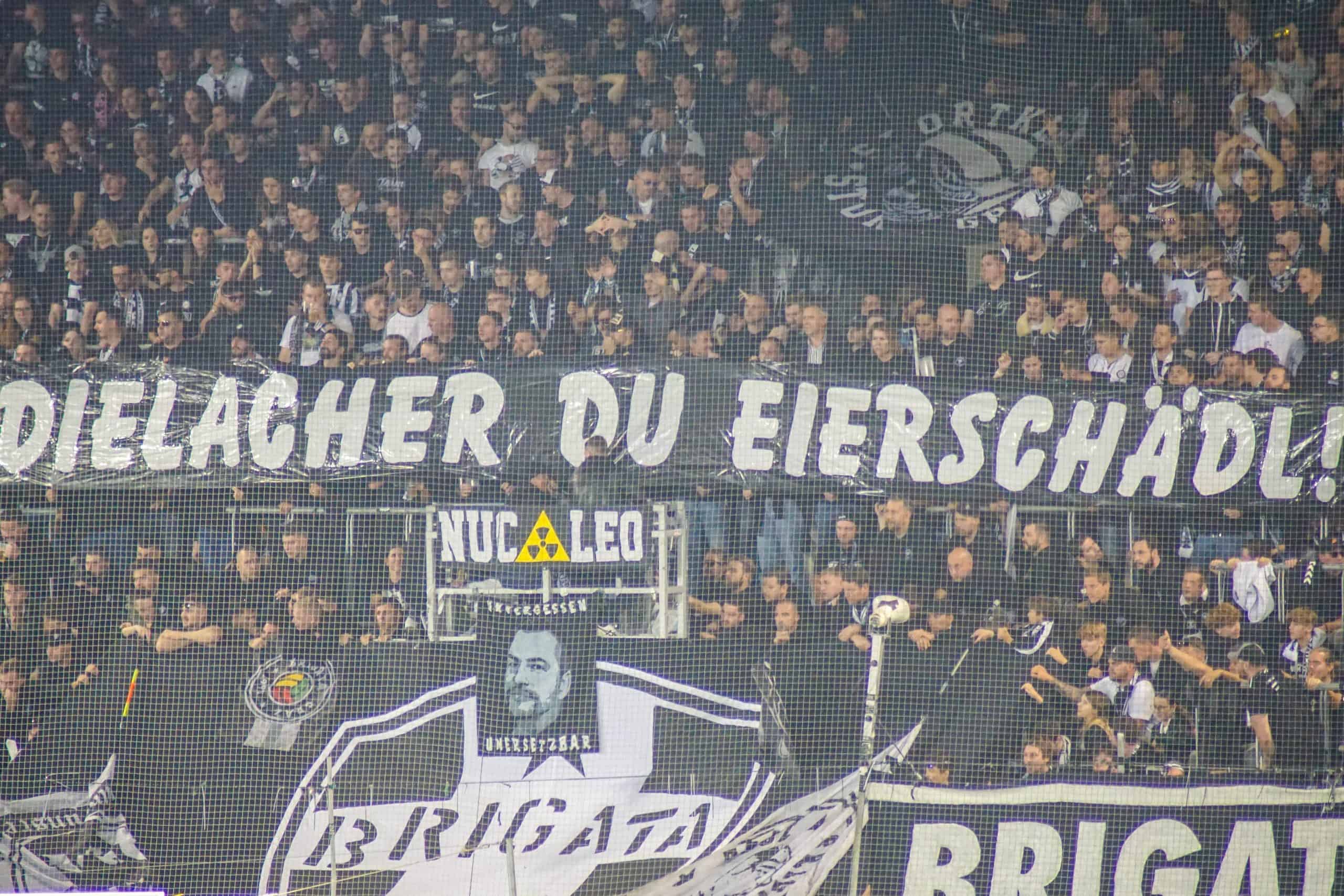 Corteos, tifos & fakkels; na 15 jaar is de Graz derby terug!