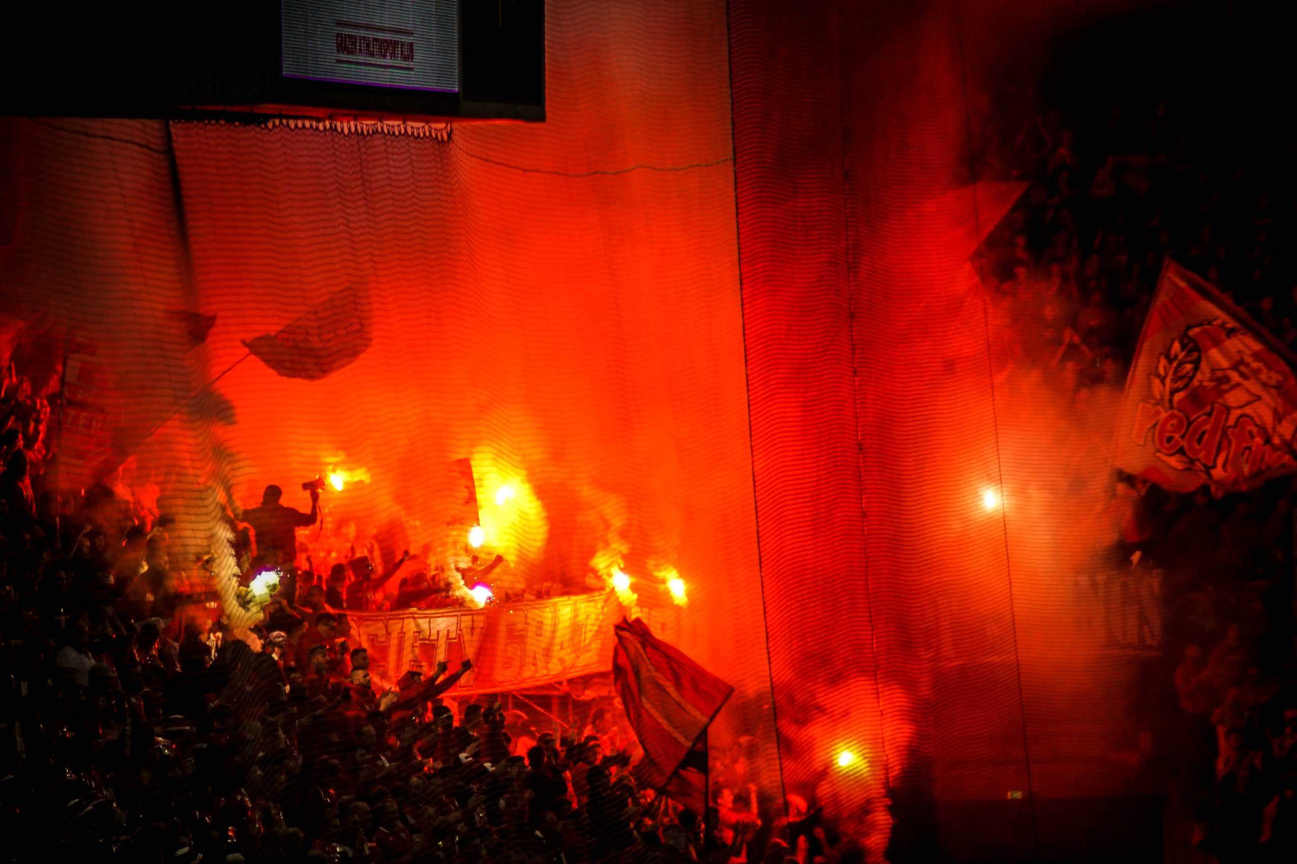 Corteos, tifos & fakkels; na 15 jaar is de Graz derby terug!