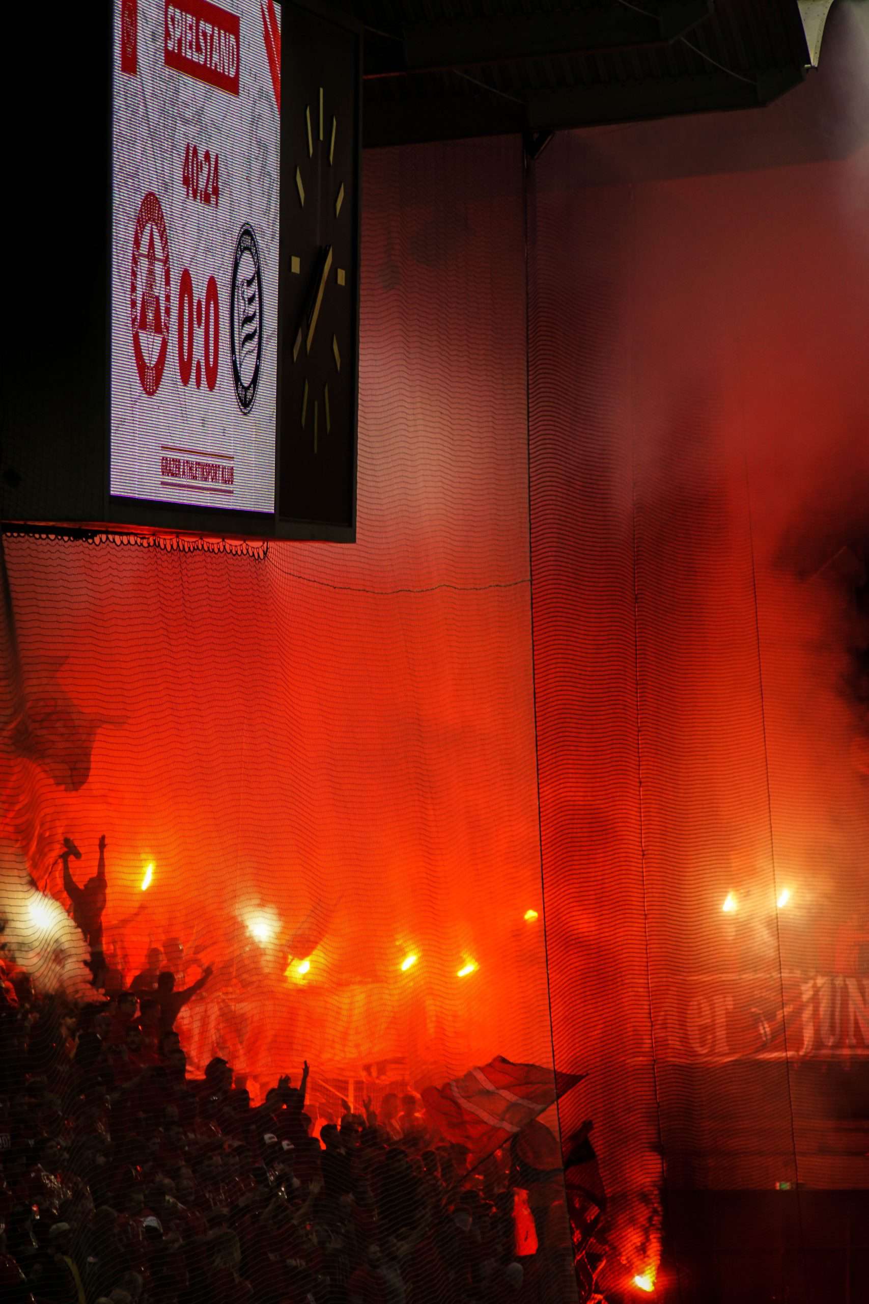 Corteos, tifos & fakkels; na 15 jaar is de Graz derby terug!
