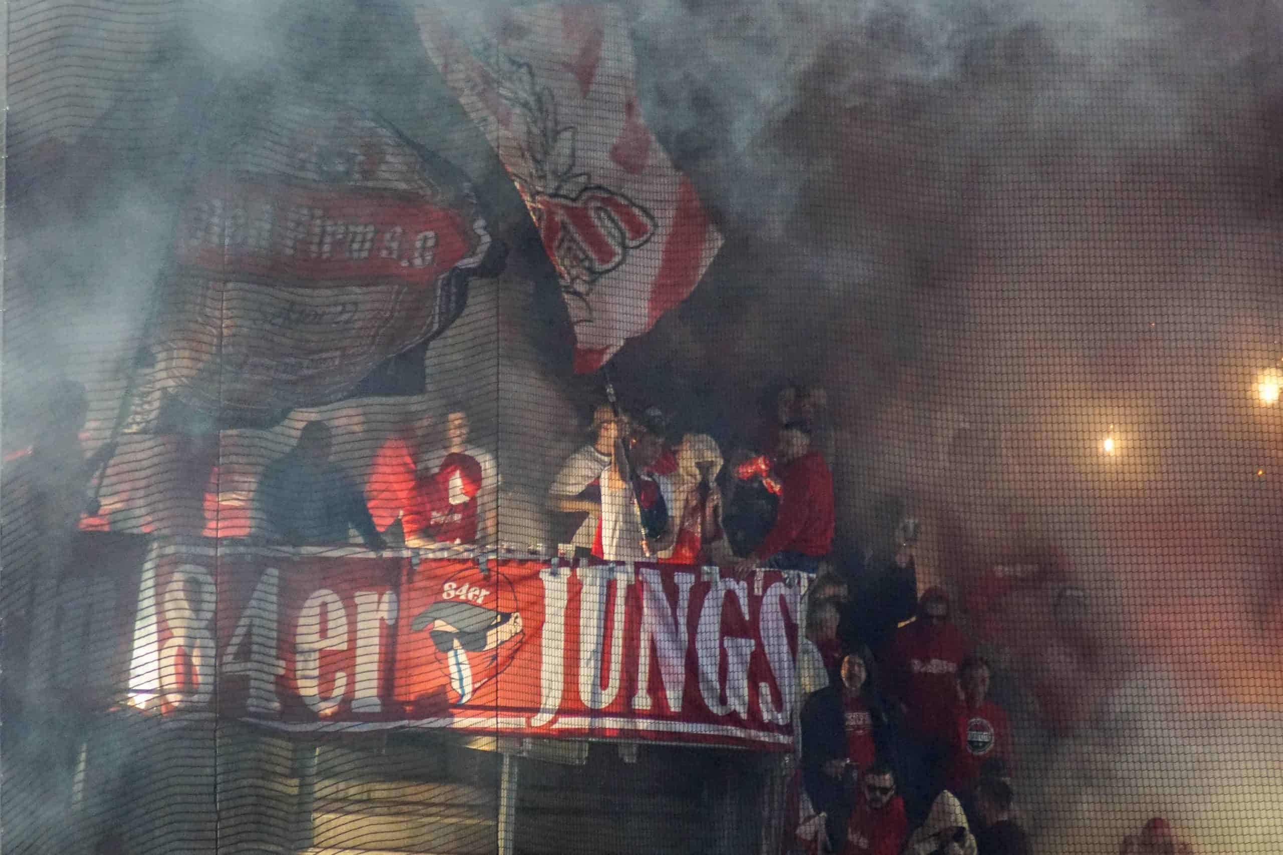 Corteos, tifos & fakkels; na 15 jaar is de Graz derby terug!