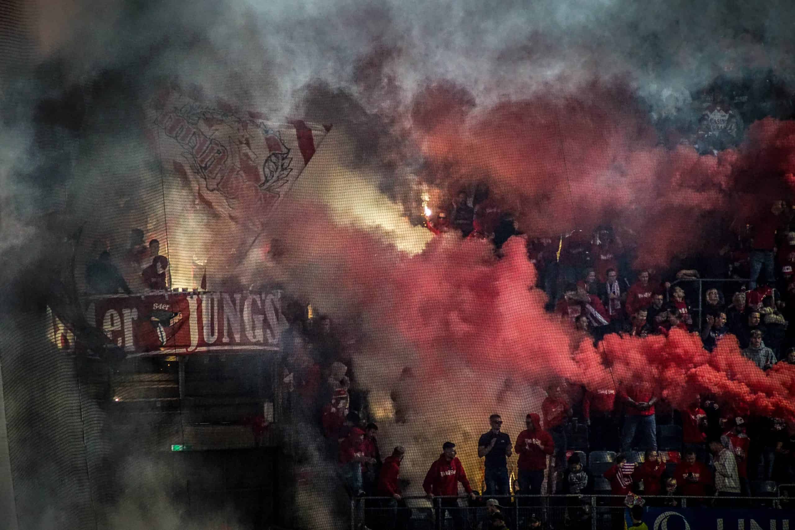 Corteos, tifos & fakkels; na 15 jaar is de Graz derby terug!