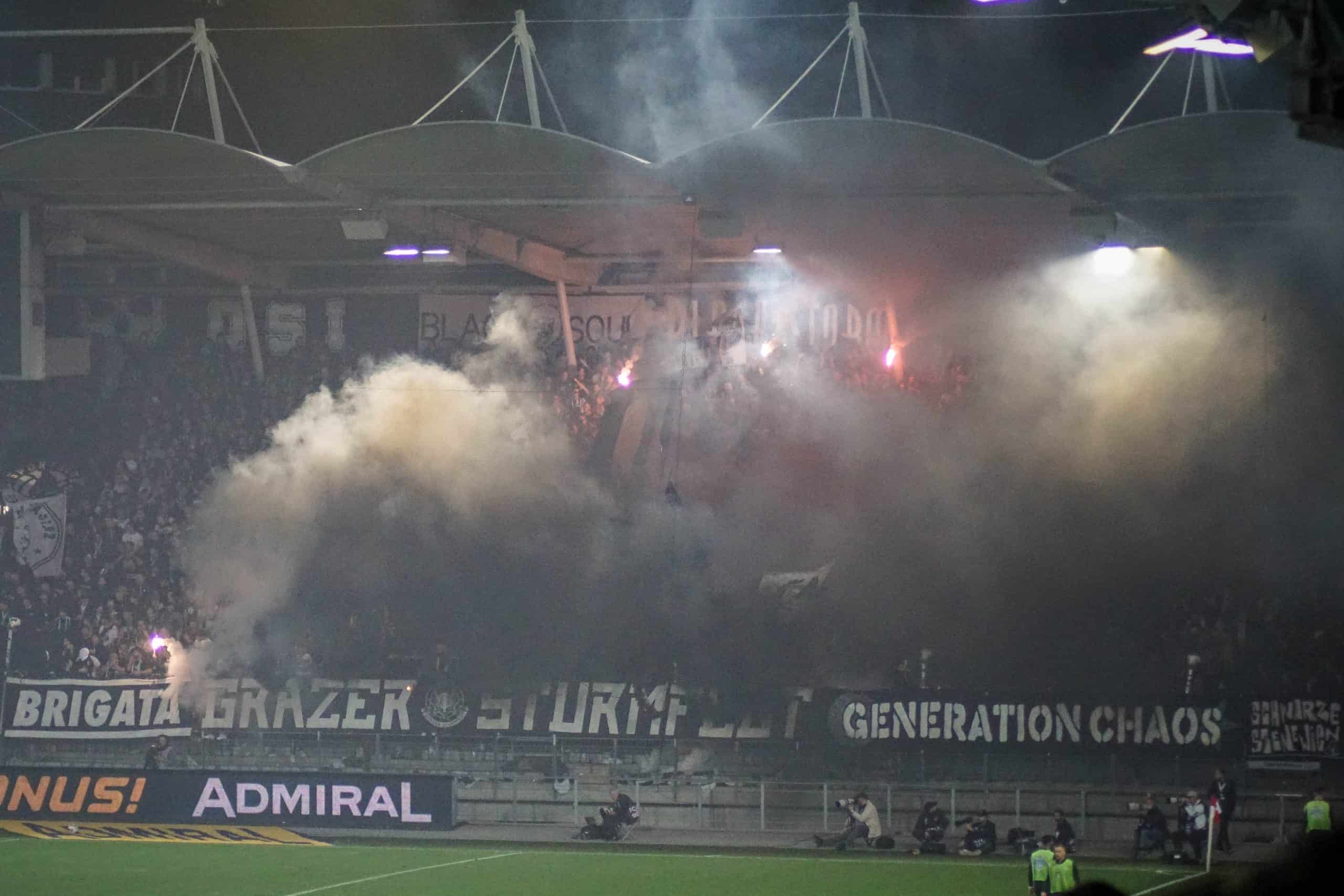 Corteos, tifos & fakkels; na 15 jaar is de Graz derby terug!