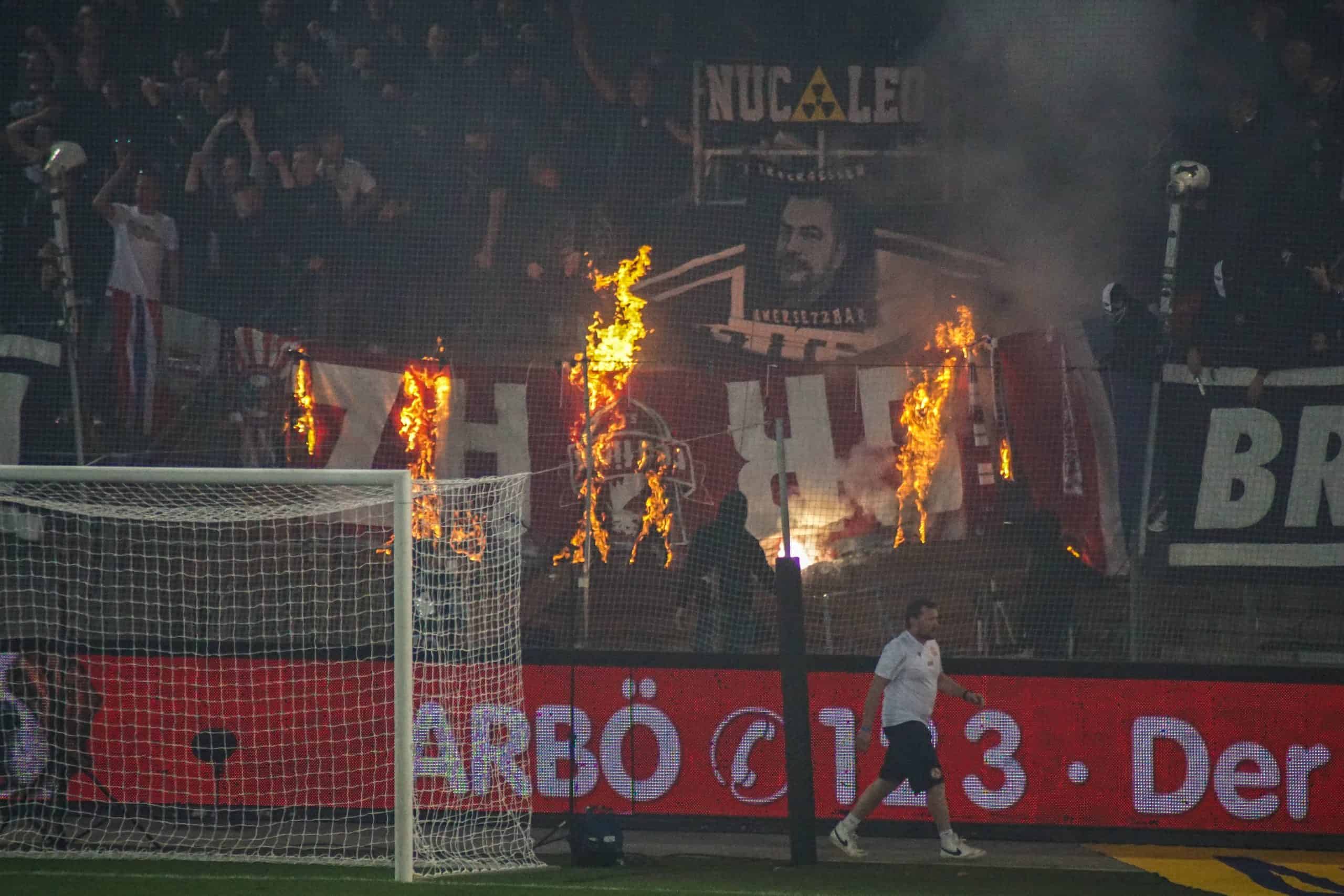 Corteos, tifos & fakkels; na 15 jaar is de Graz derby terug!