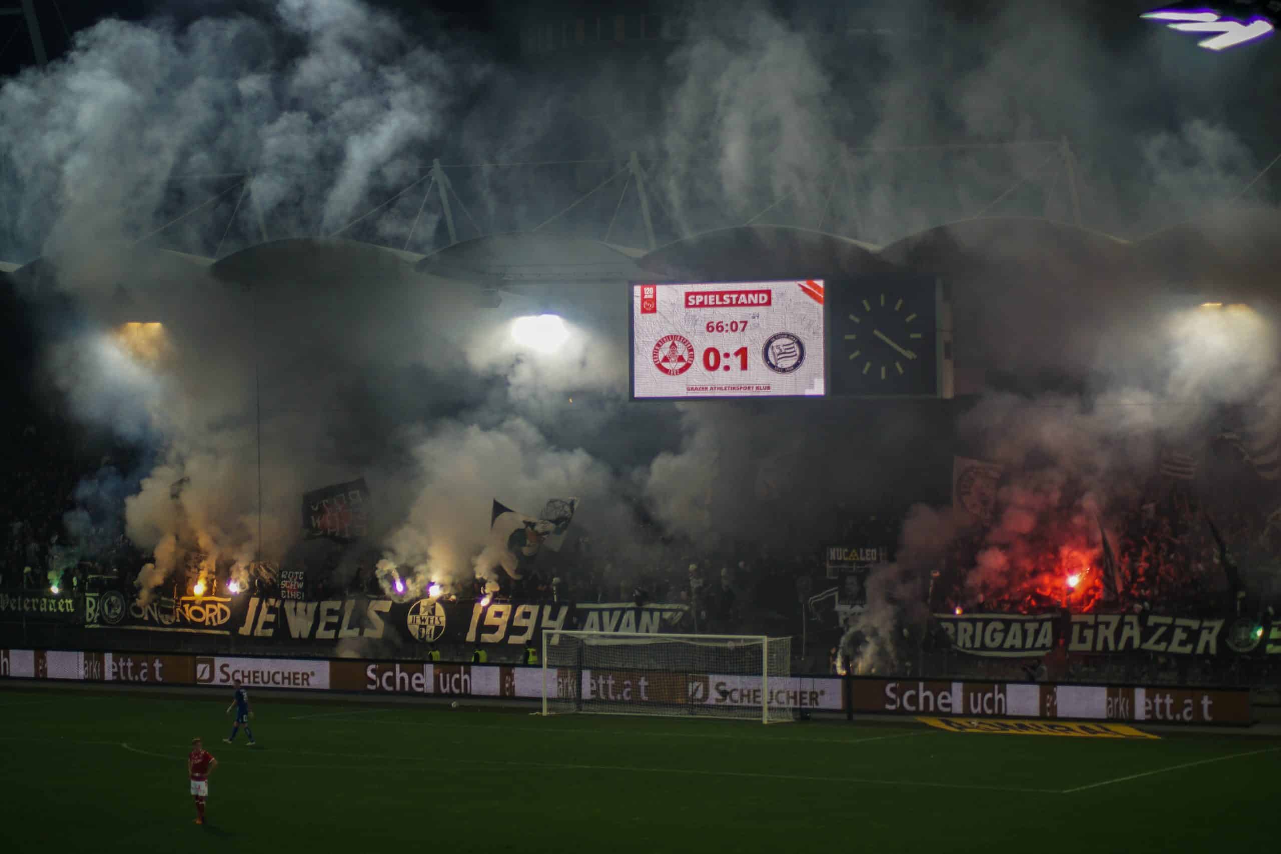 Corteos, tifos & fakkels; na 15 jaar is de Graz derby terug!
