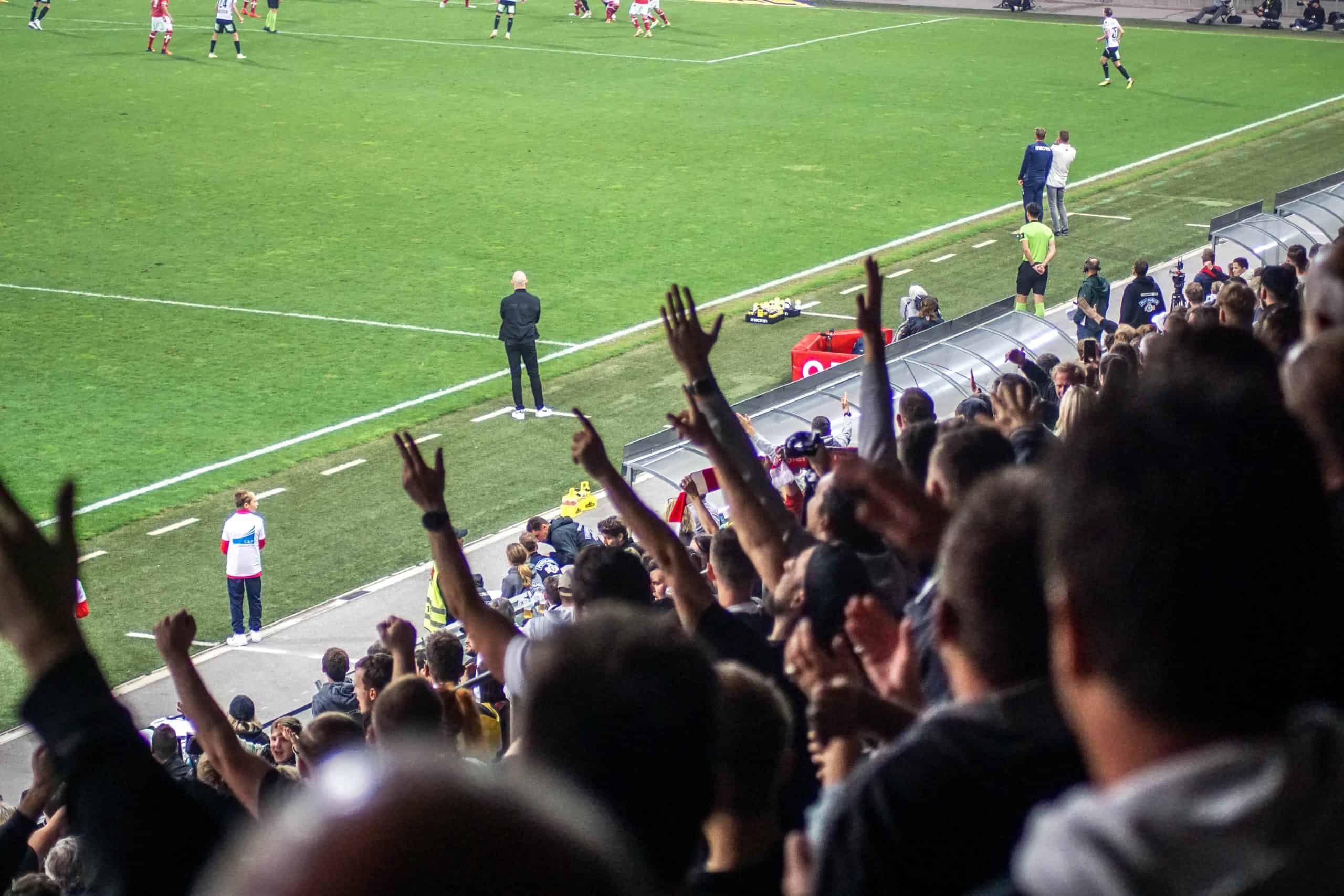 Corteos, tifos & fakkels; na 15 jaar is de Graz derby terug!