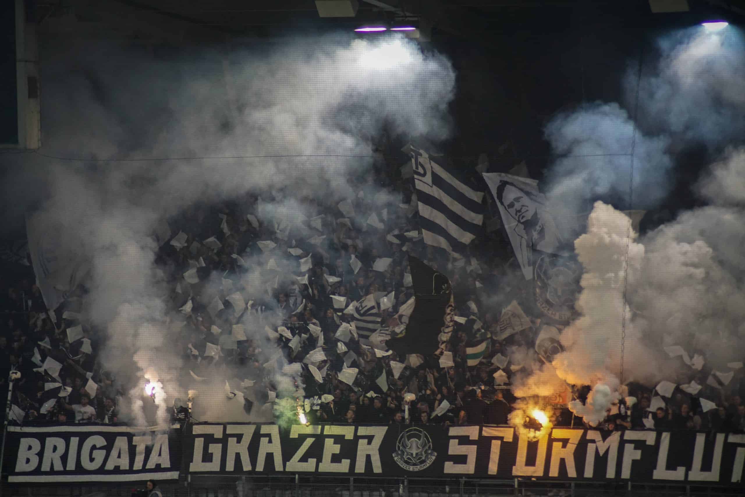 Corteos, tifos & fakkels; na 15 jaar is de Graz derby terug!