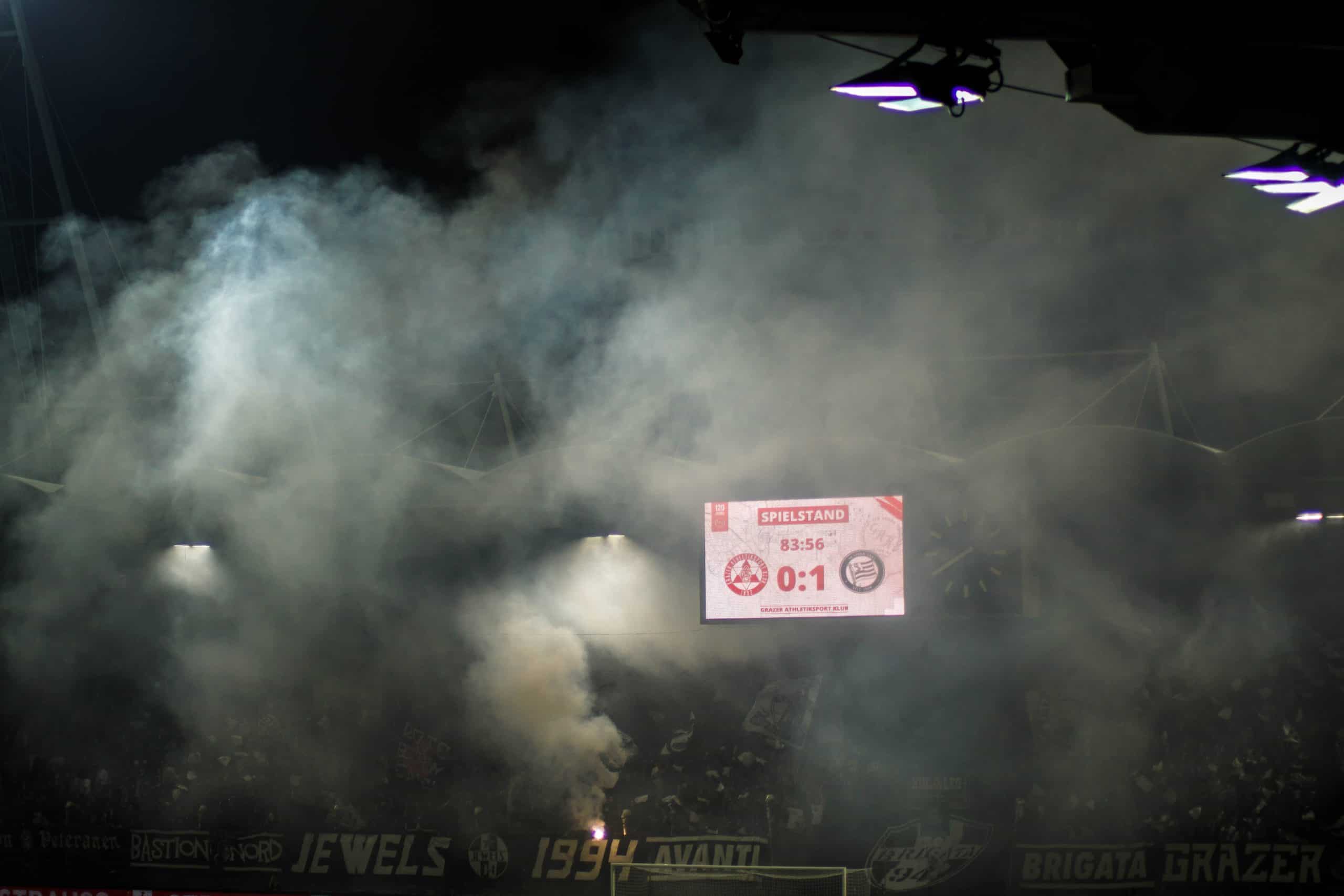 Corteos, tifos & fakkels; na 15 jaar is de Graz derby terug!
