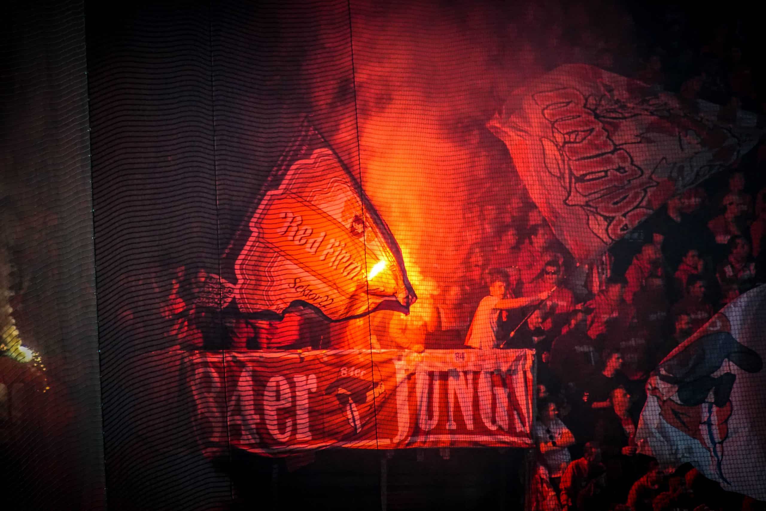 Corteos, tifos & fakkels; na 15 jaar is de Graz derby terug!