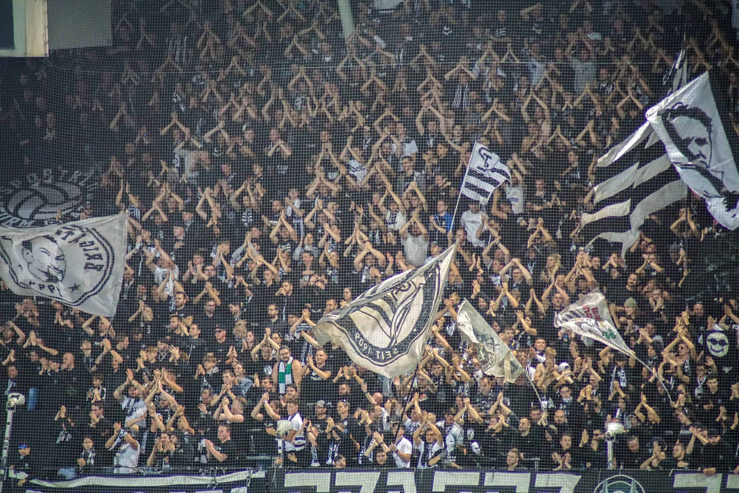Corteos, tifos & fakkels; na 15 jaar is de Graz derby terug!