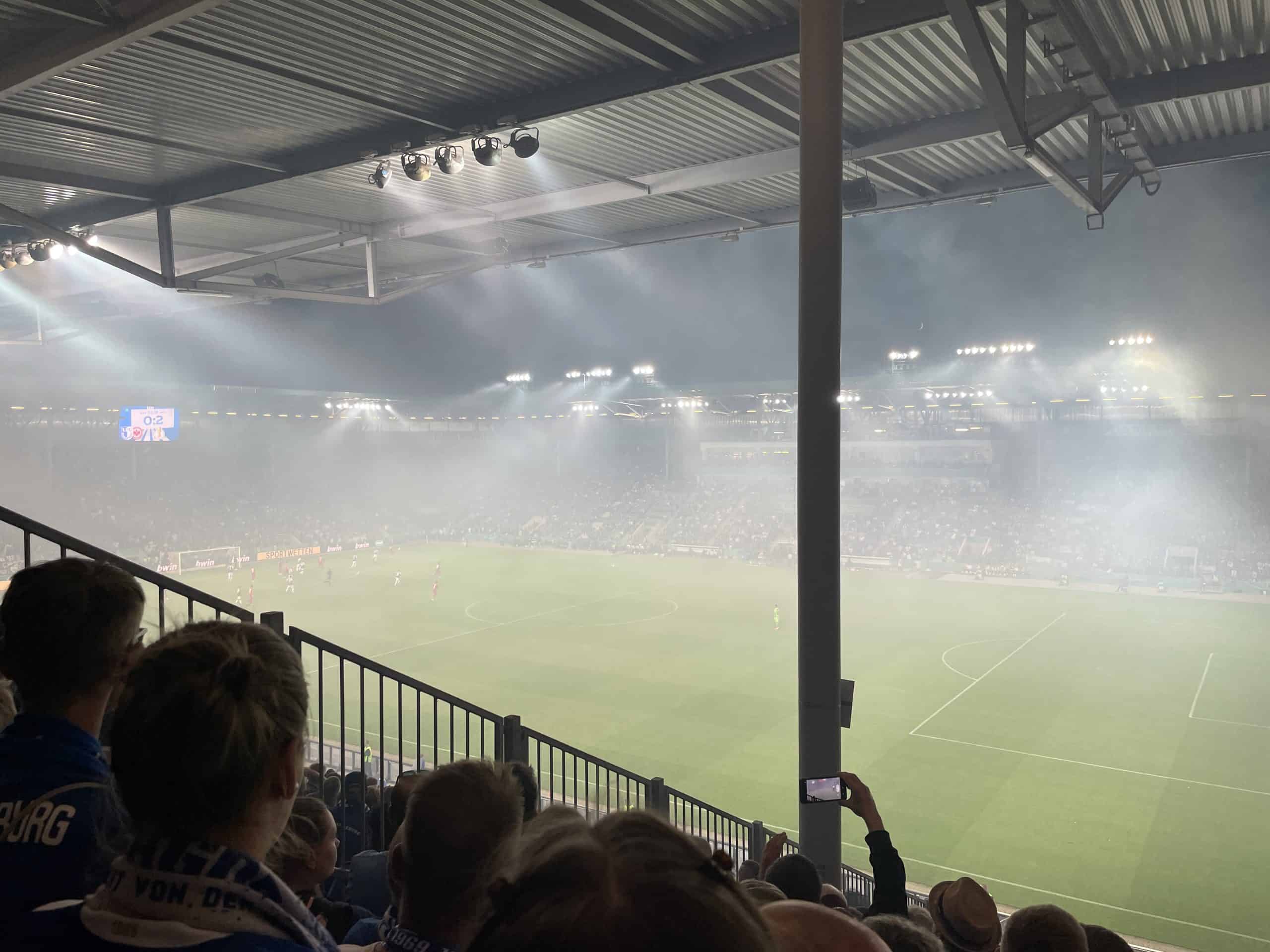 DFB-Pokal trip: Ongekende pyro show in Oost-Duitsland