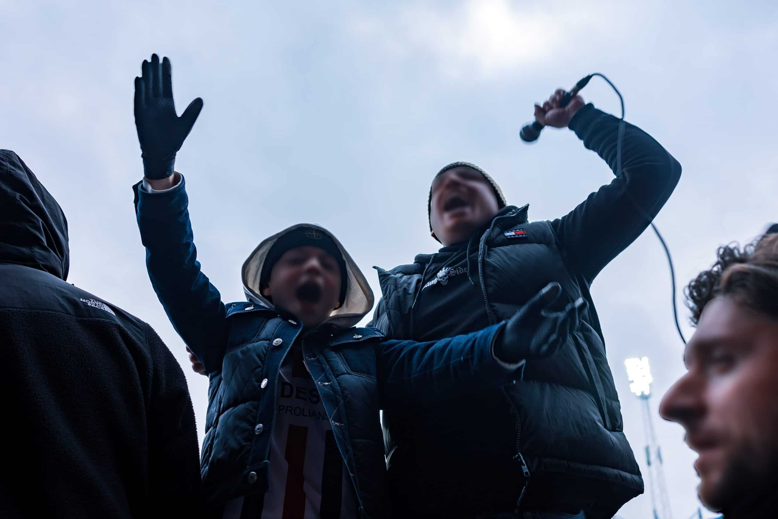 Willem II-supporters laten van zich horen bij terugkeer Brabantse derby
