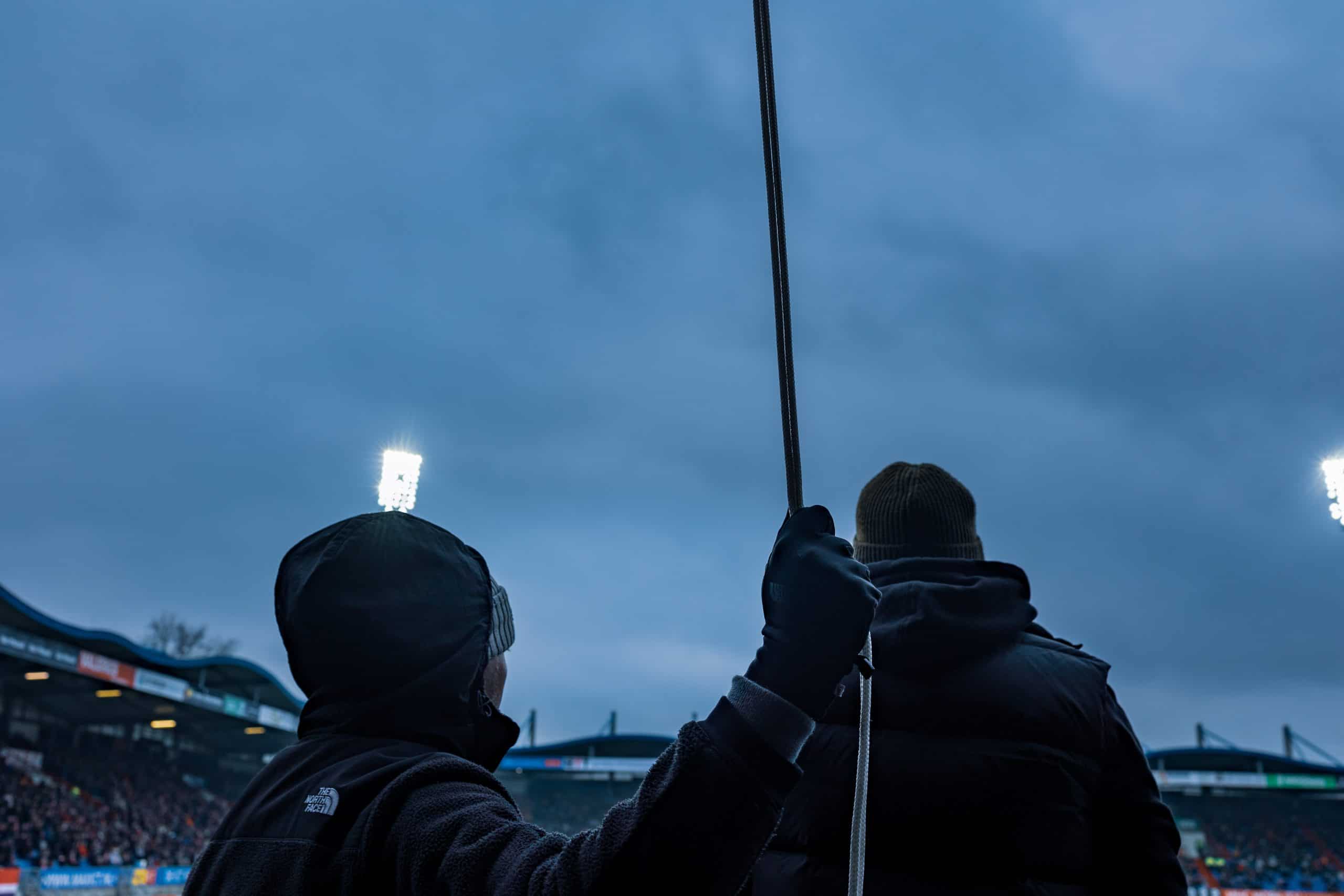Willem II-supporters laten van zich horen bij terugkeer Brabantse derby