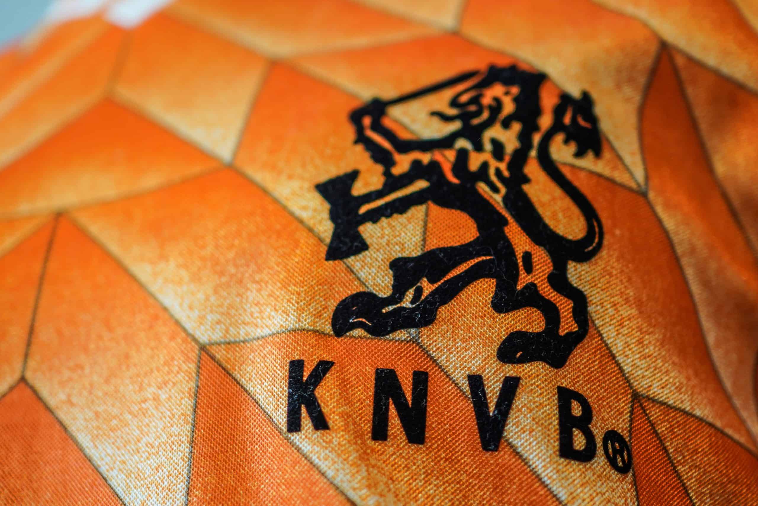De schitterende shirtjesverzameling van voetbalcommentator Martijn van Zijtveld