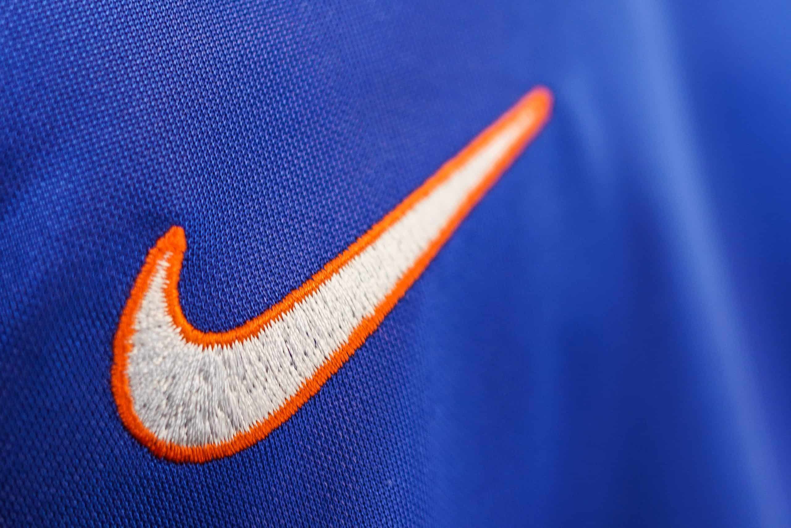 De schitterende shirtjesverzameling van voetbalcommentator Martijn van Zijtveld