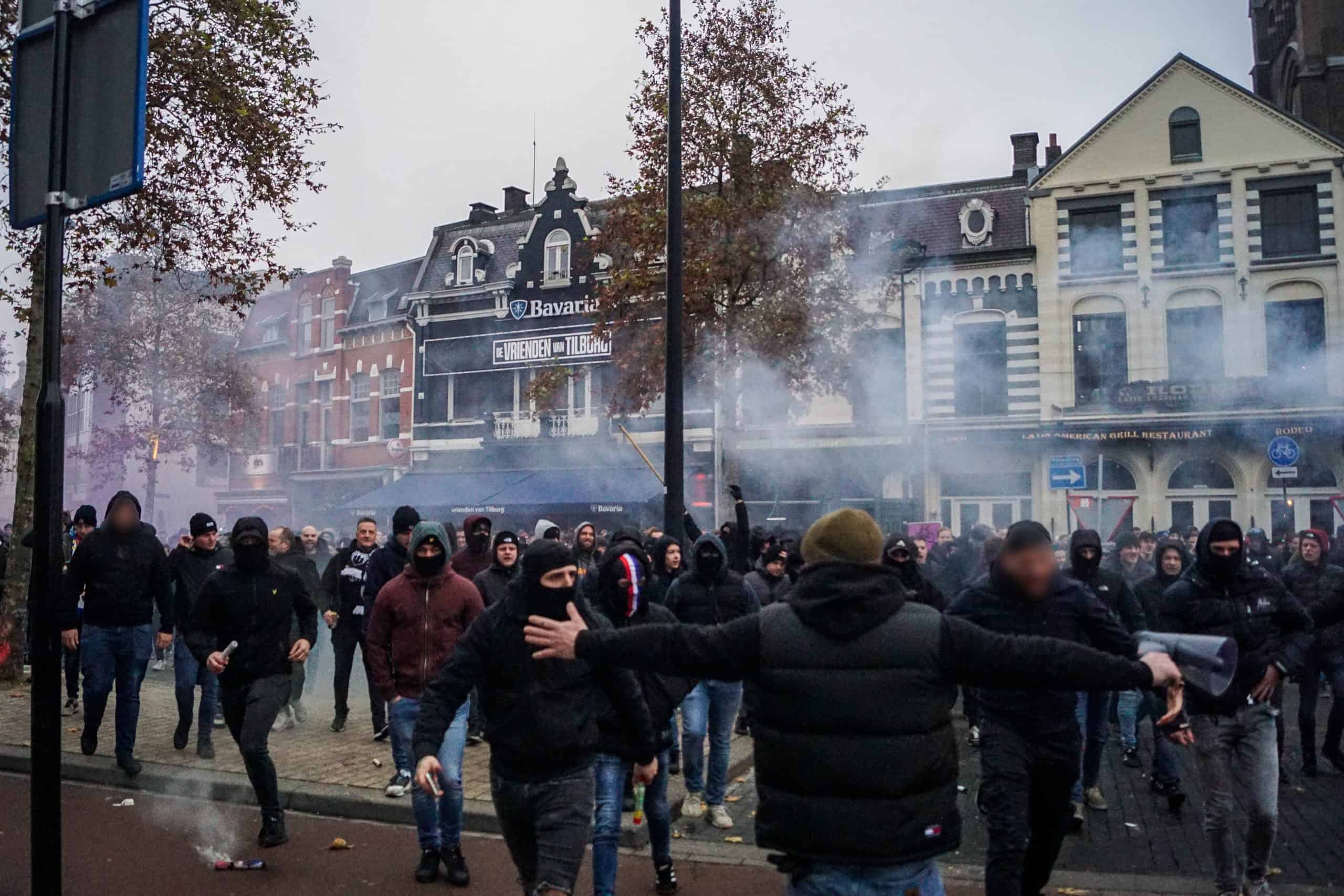 Willem II-supporters laten van zich horen bij terugkeer Brabantse derby
