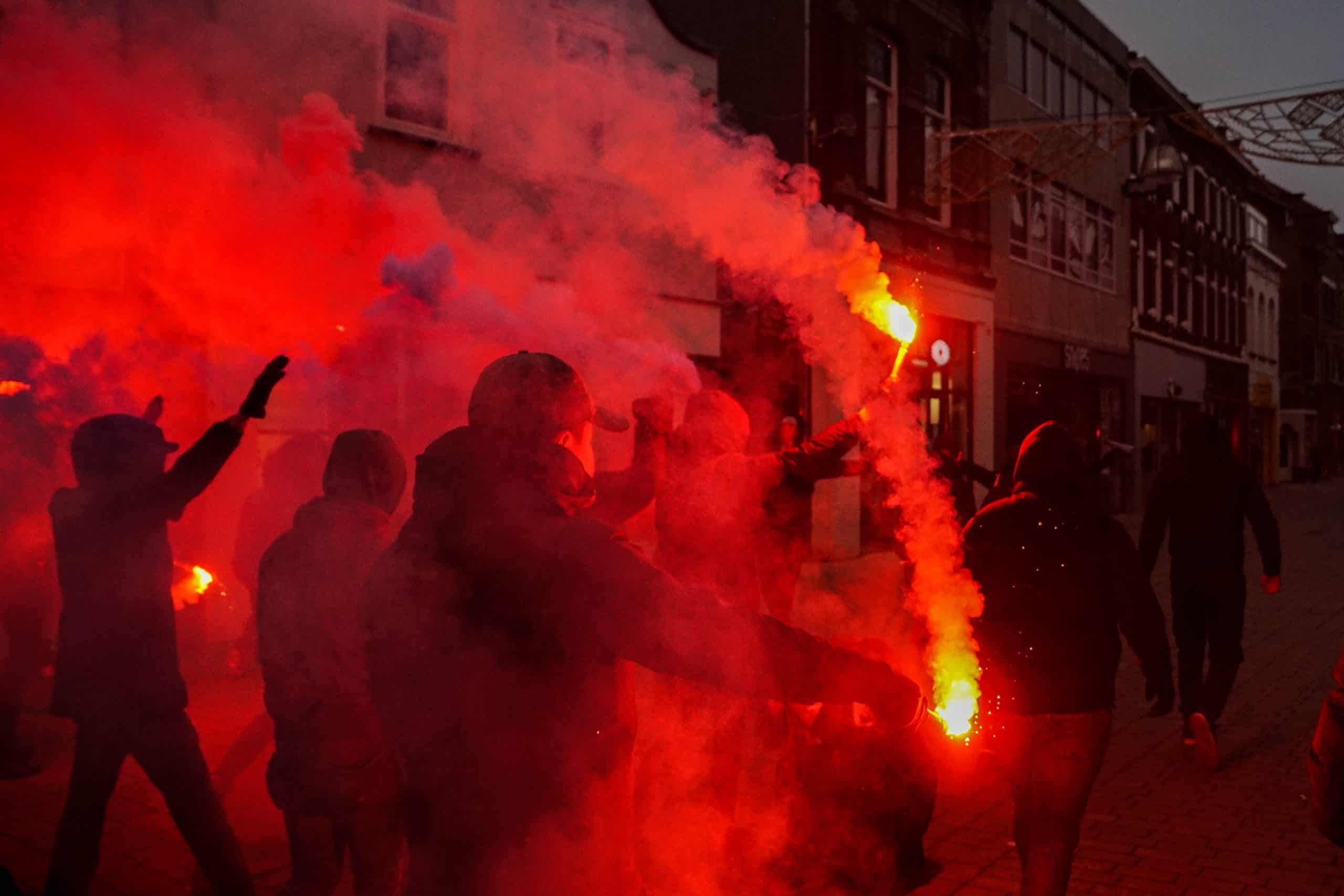 Willem II-supporters laten van zich horen bij terugkeer Brabantse derby