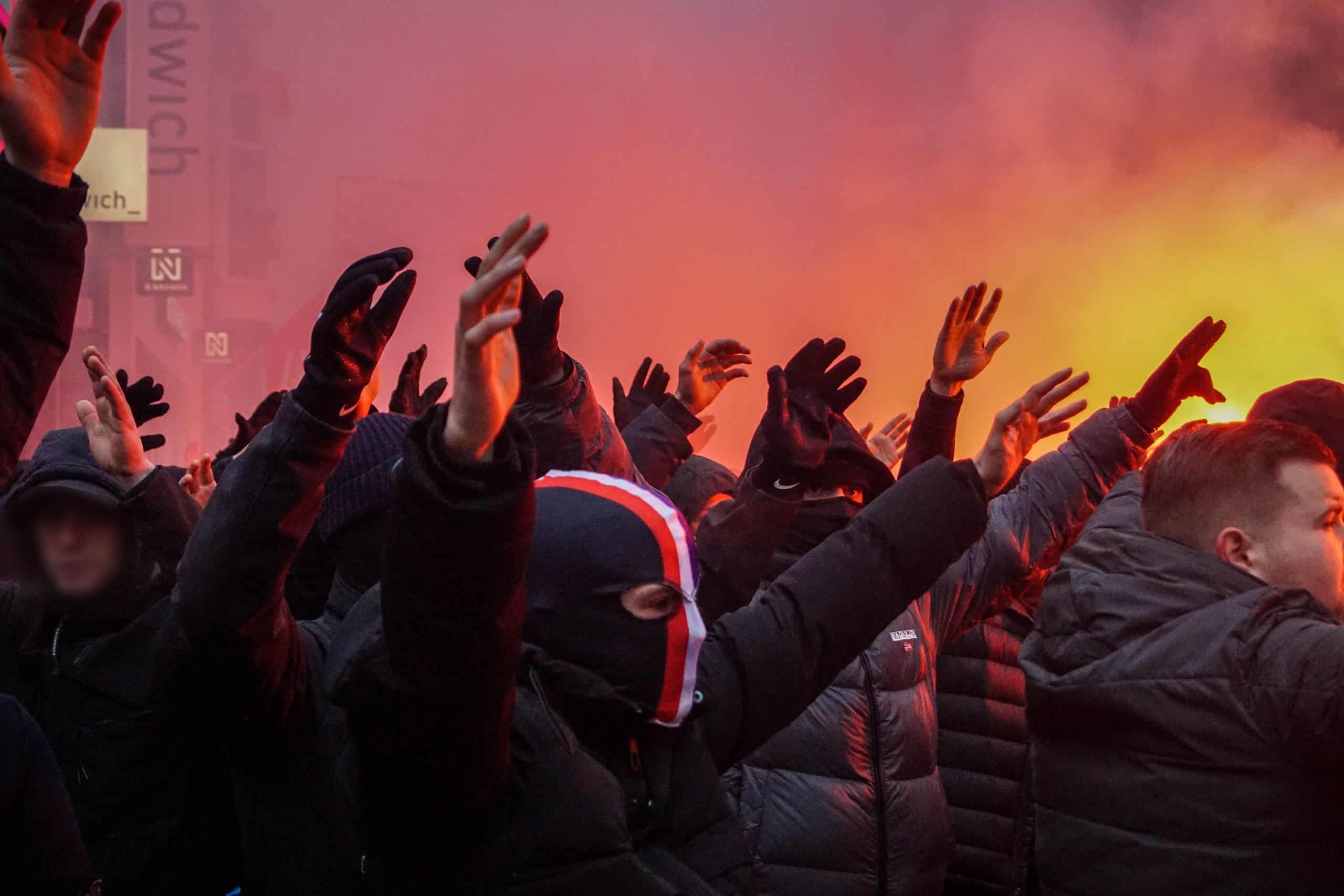 Willem II-supporters laten van zich horen bij terugkeer Brabantse derby