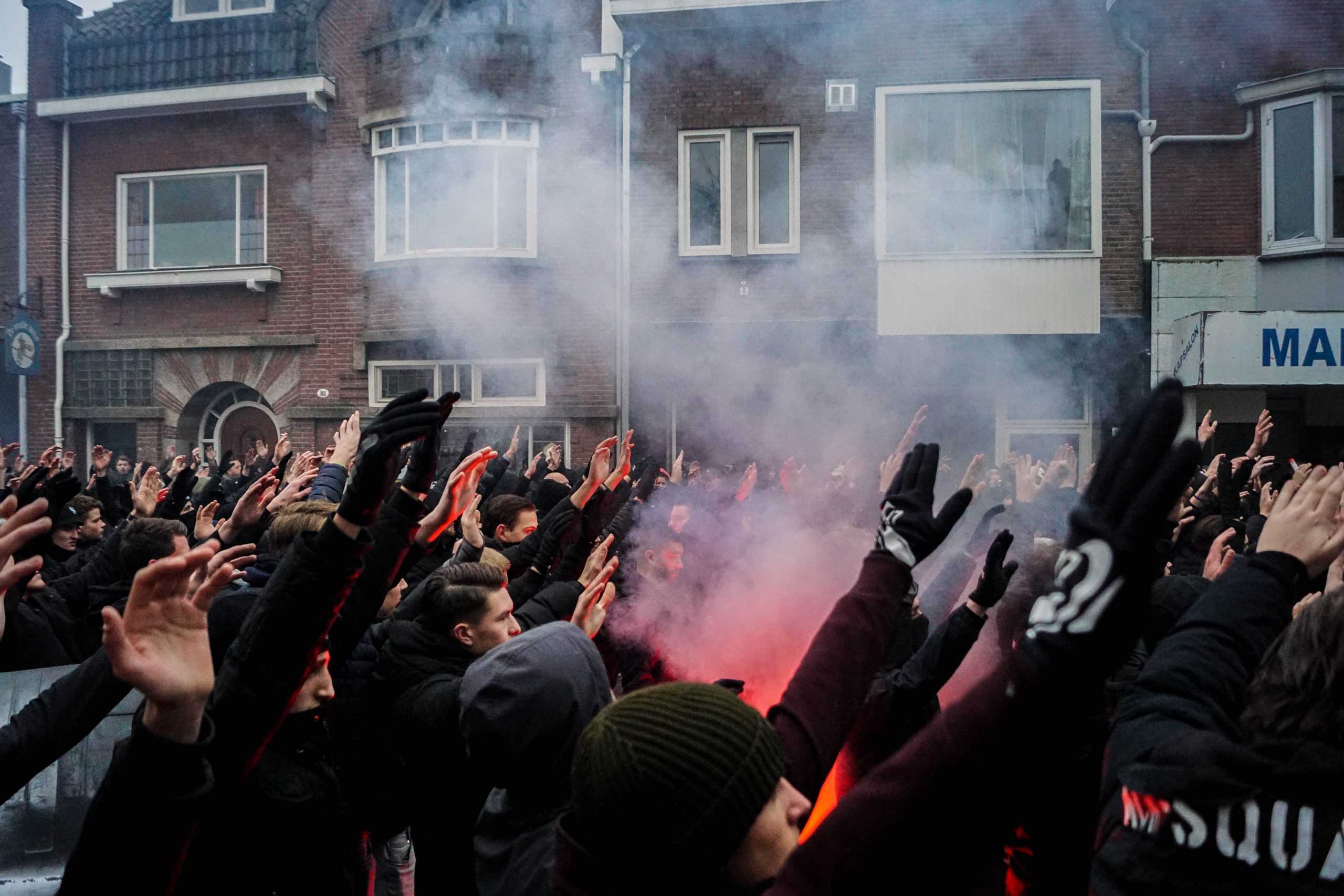 Willem II-supporters laten van zich horen bij terugkeer Brabantse derby