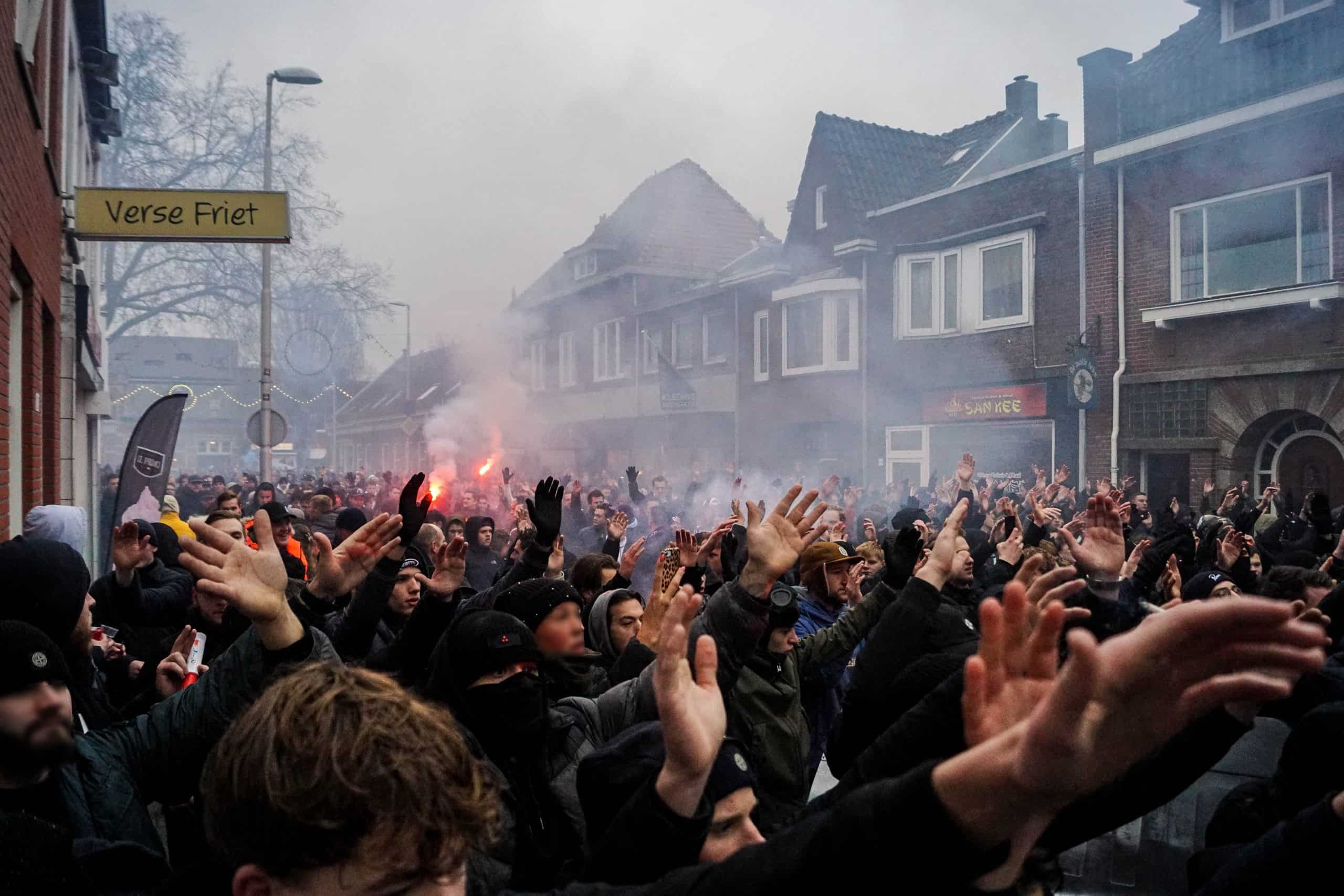 Willem II-supporters laten van zich horen bij terugkeer Brabantse derby