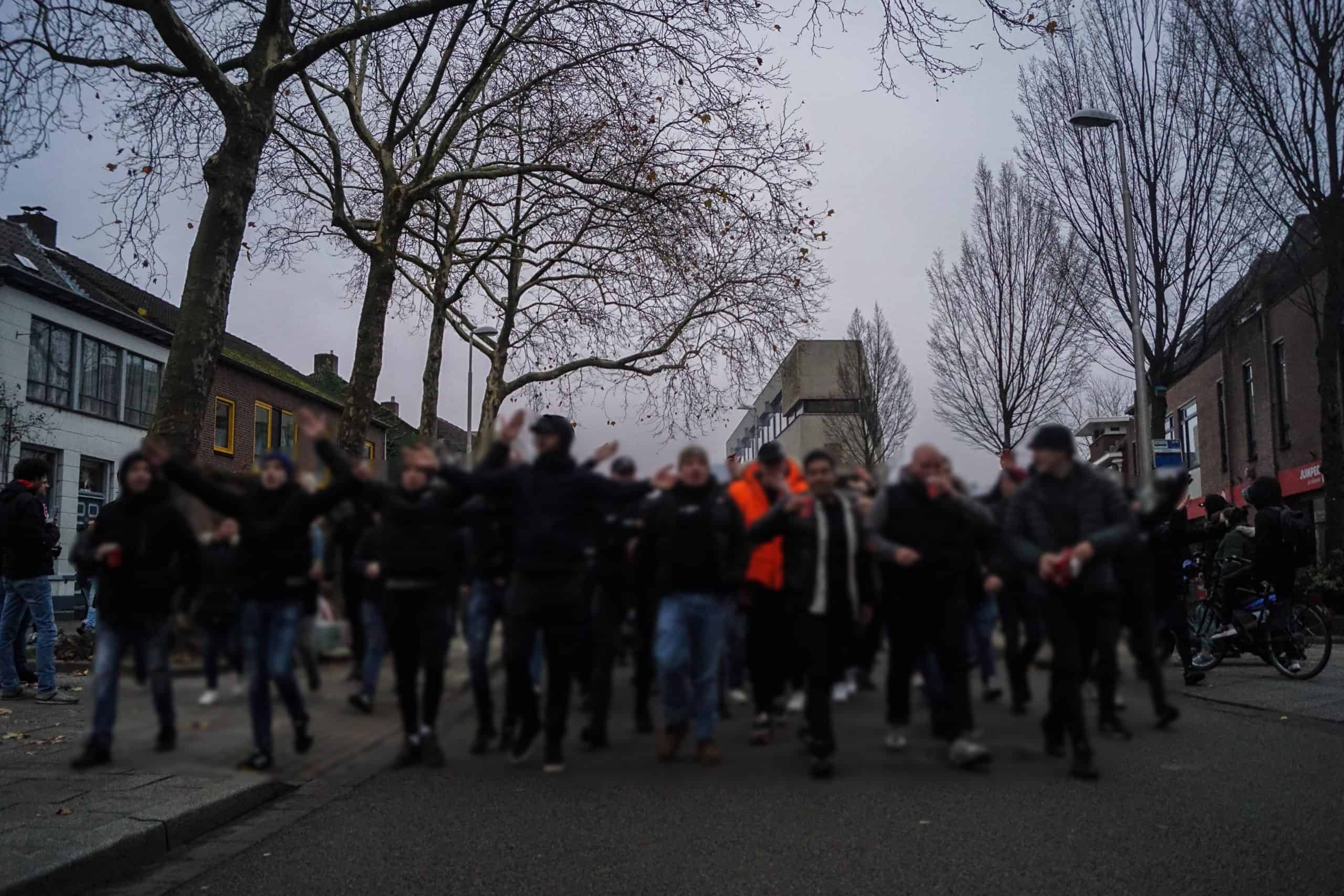 Willem II-supporters laten van zich horen bij terugkeer Brabantse derby