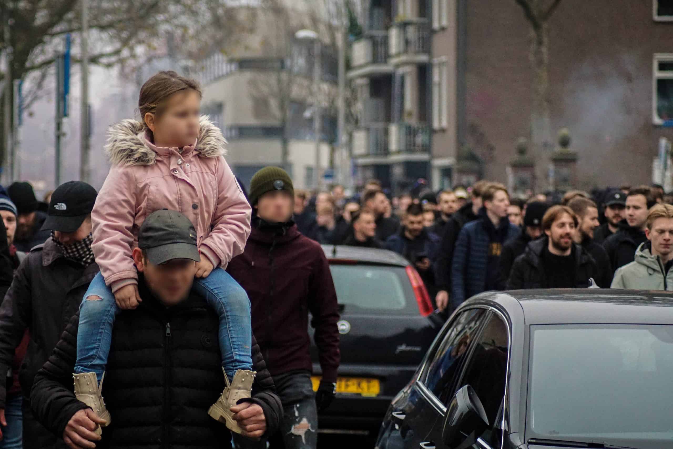 Willem II-supporters laten van zich horen bij terugkeer Brabantse derby