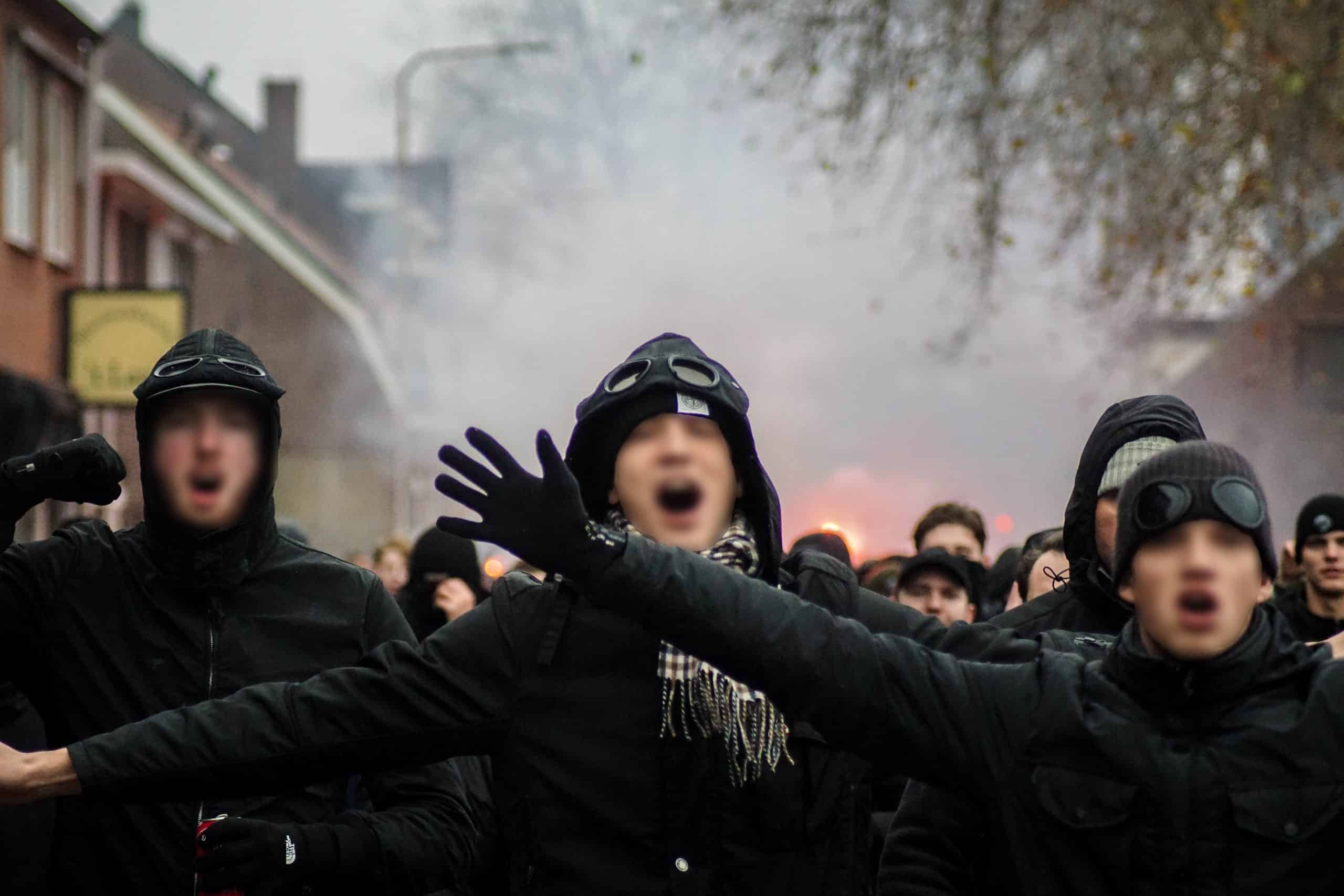 Willem II-supporters laten van zich horen bij terugkeer Brabantse derby