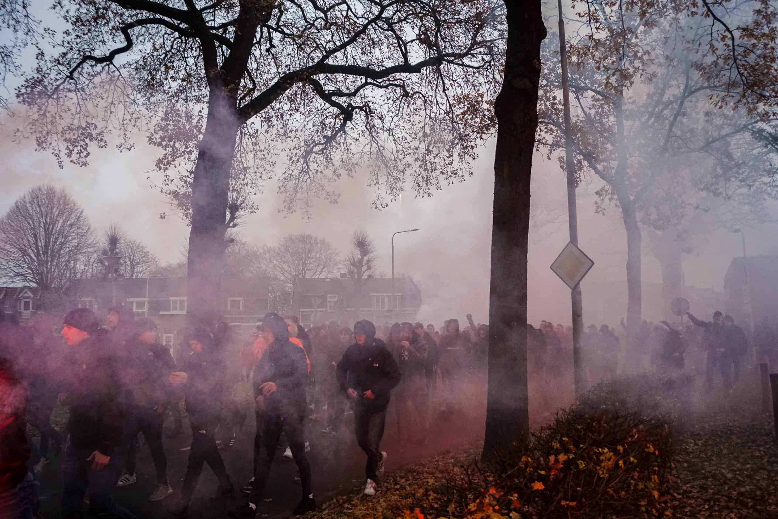 Willem II-supporters laten van zich horen bij terugkeer Brabantse derby