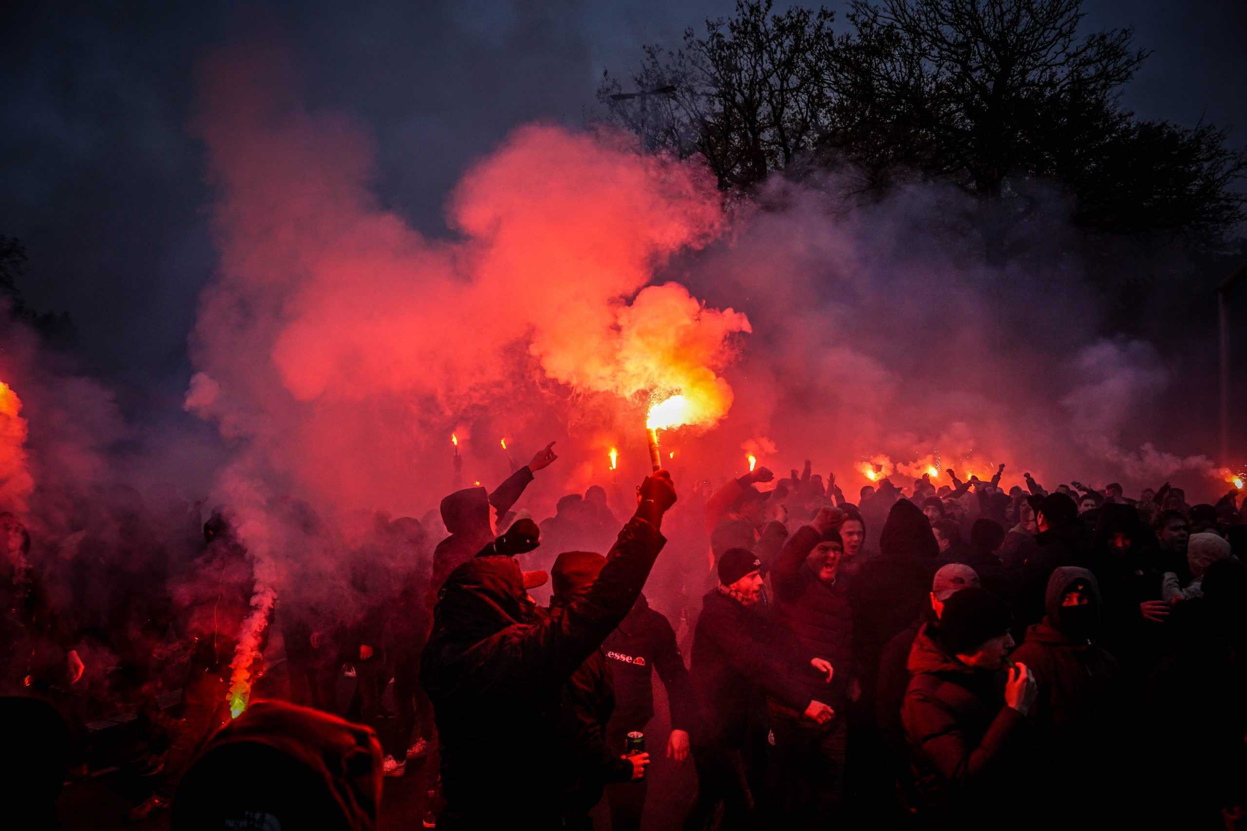 Willem II-supporters laten van zich horen bij terugkeer Brabantse derby