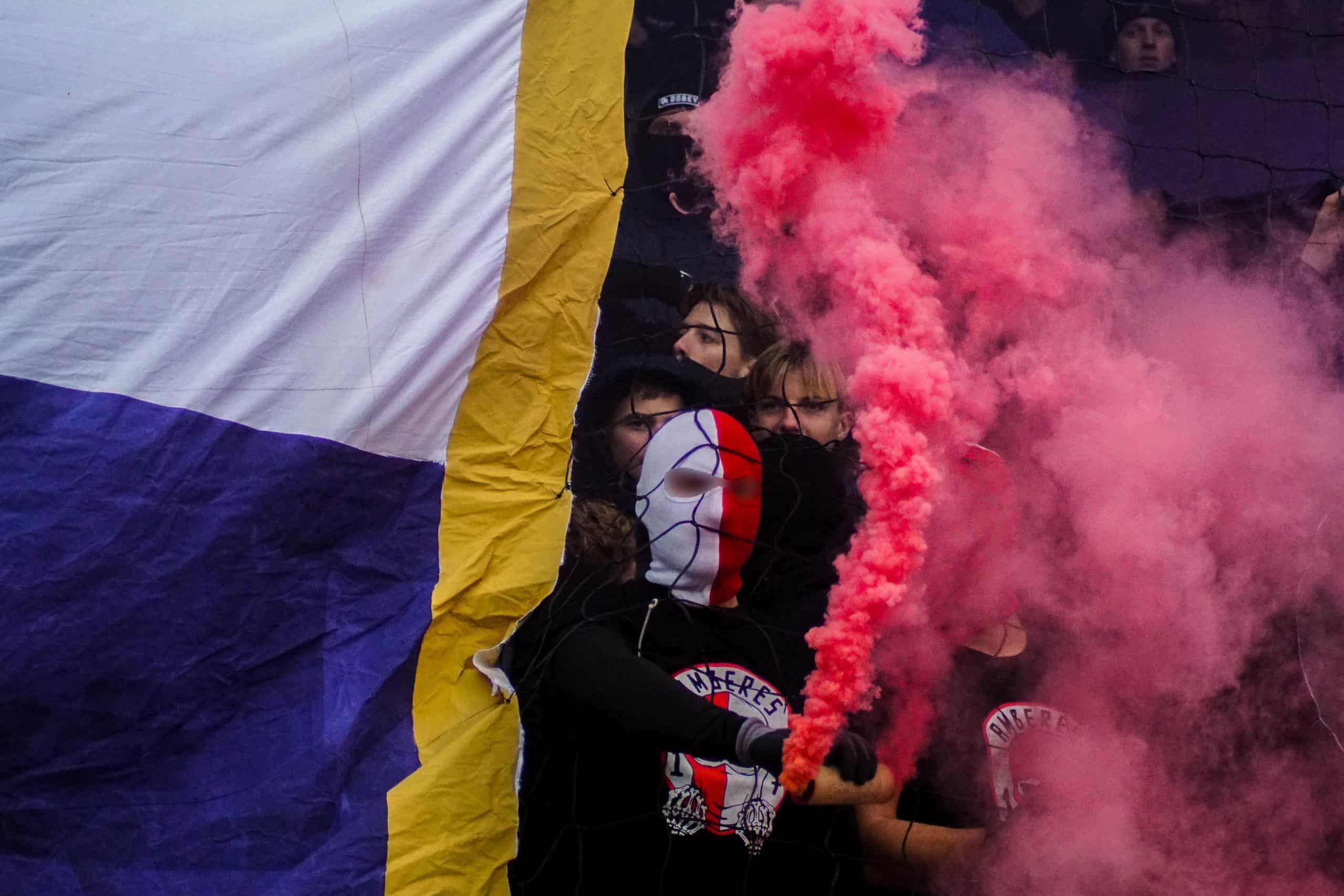Willem II-supporters laten van zich horen bij terugkeer Brabantse derby