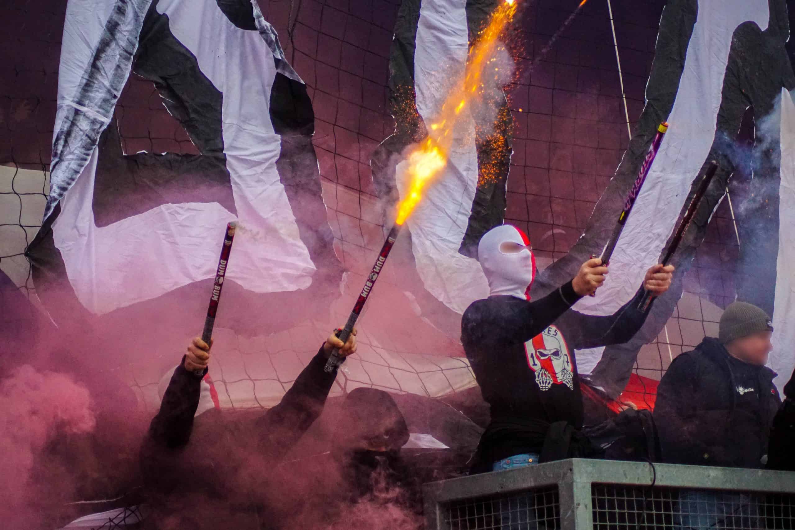 Willem II-supporters laten van zich horen bij terugkeer Brabantse derby