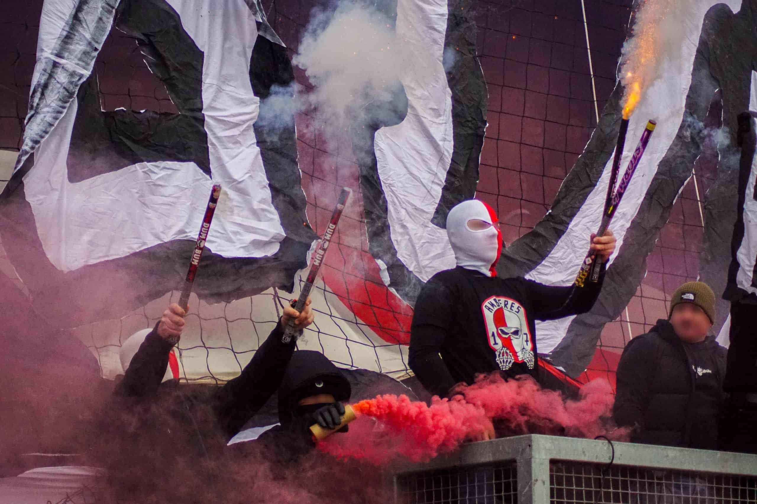 Willem II-supporters laten van zich horen bij terugkeer Brabantse derby