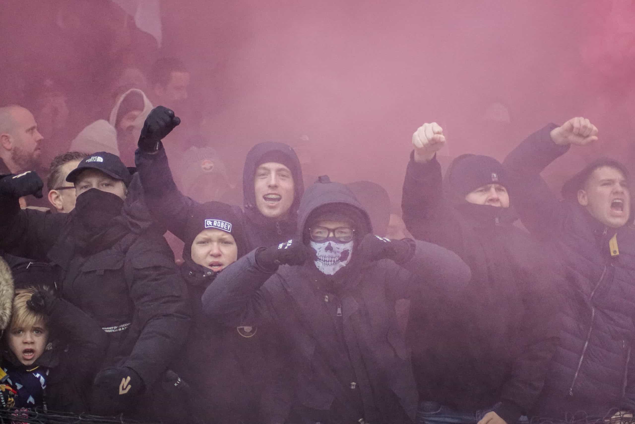 Willem II-supporters laten van zich horen bij terugkeer Brabantse derby